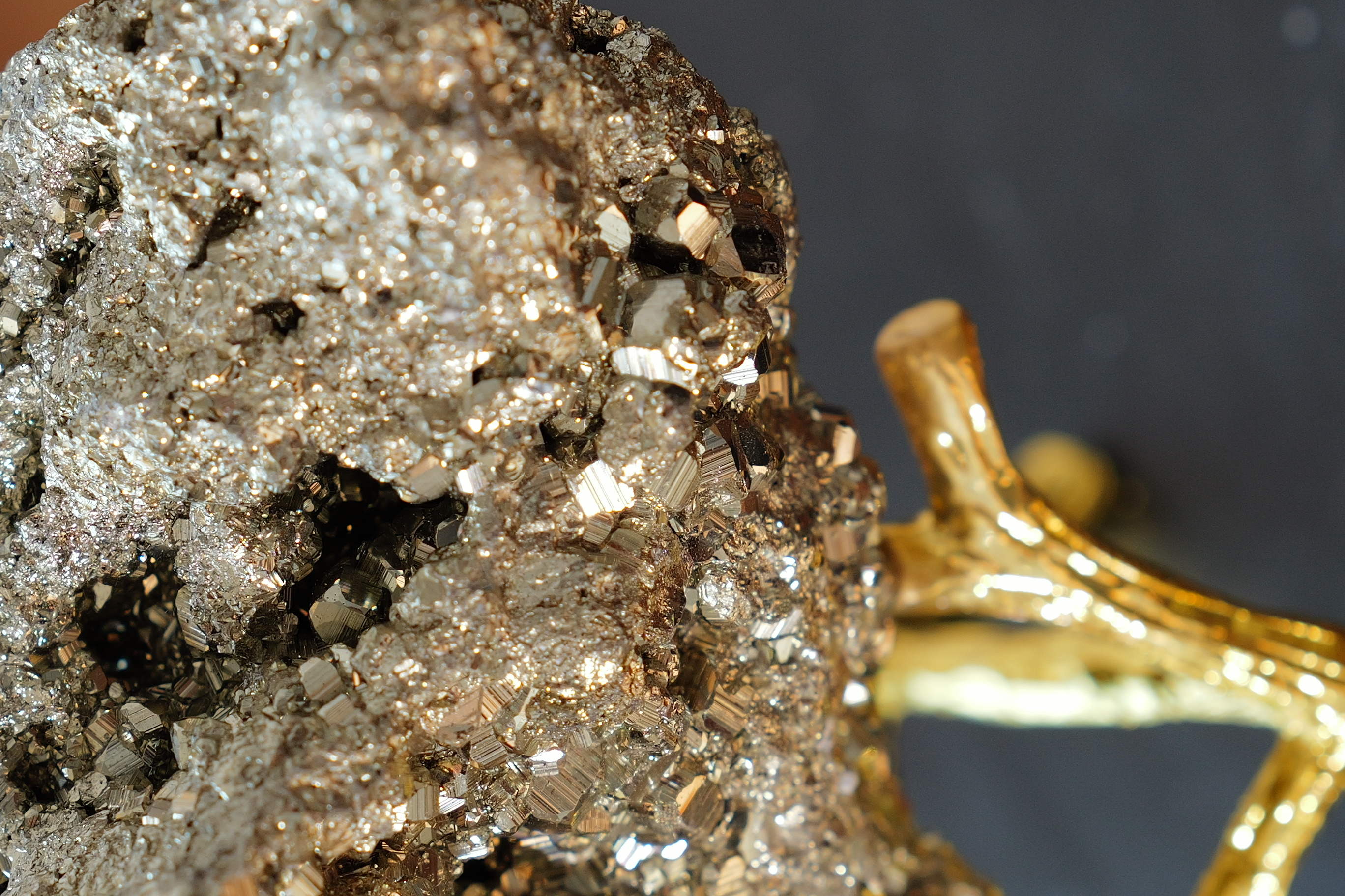  ༒9cm黃鐵礦原礦擺件༒ PY.A03C2sG2Sm-RB5*3AS