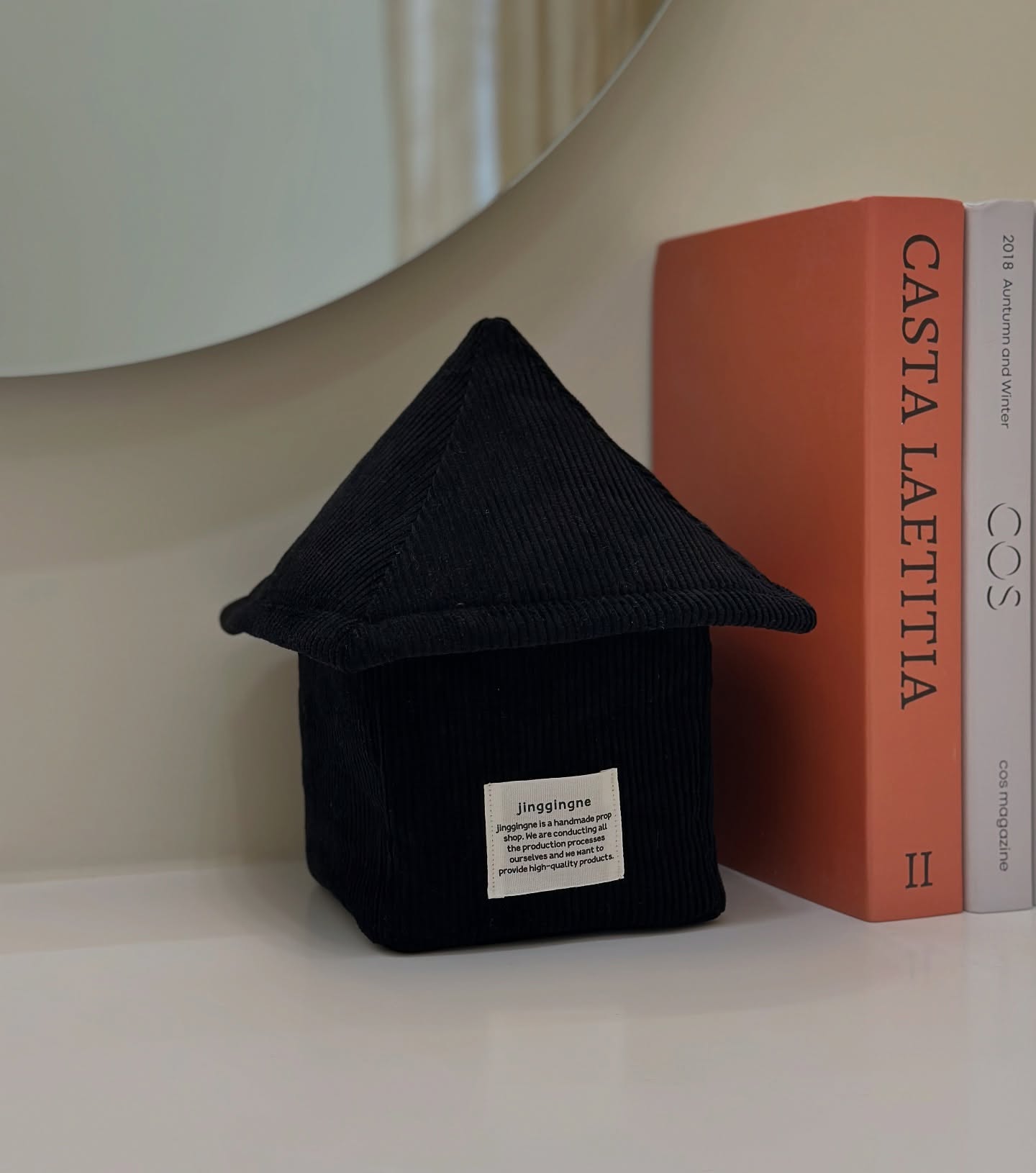 Jinggingne Ugly House (Large)