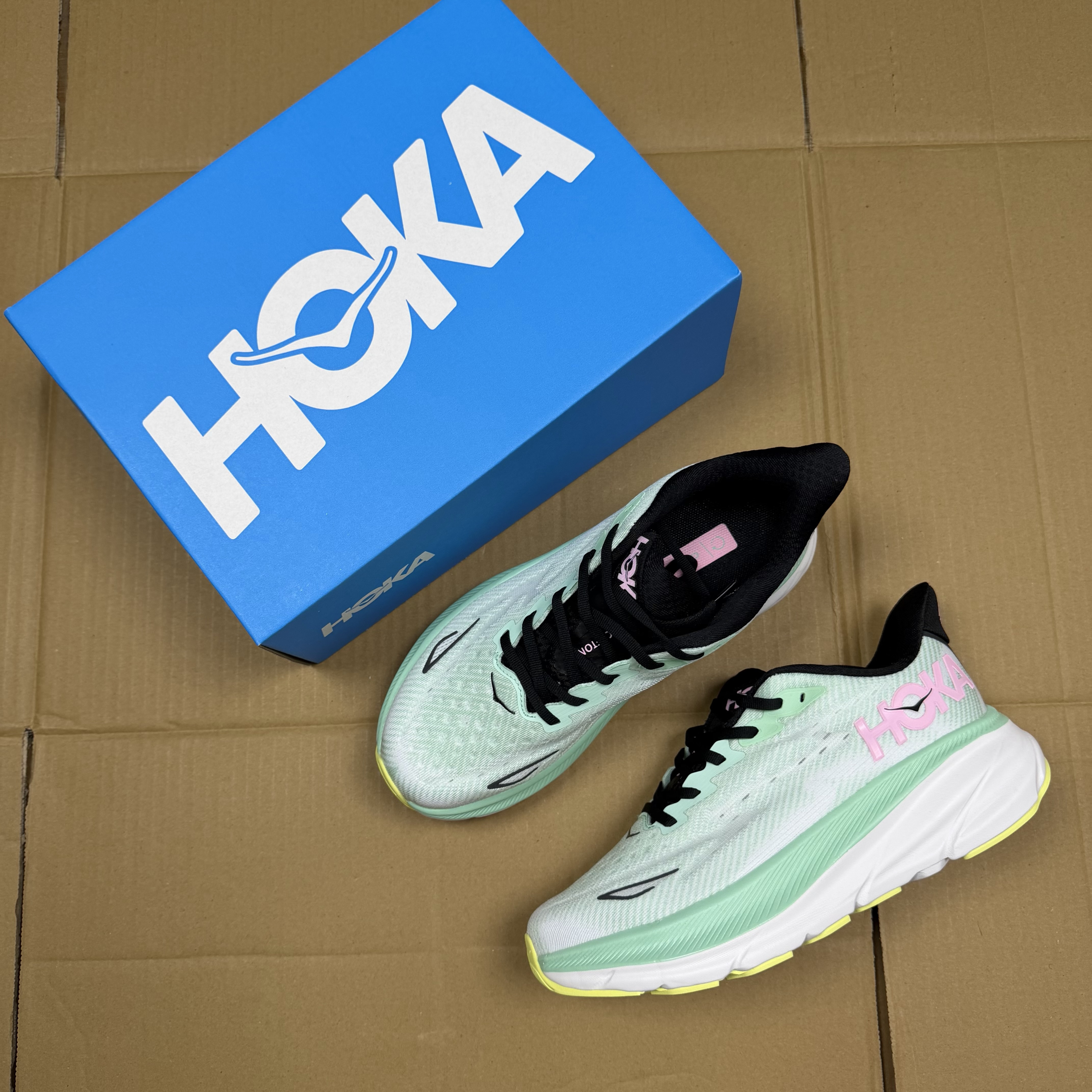 Hoka Clifton 9