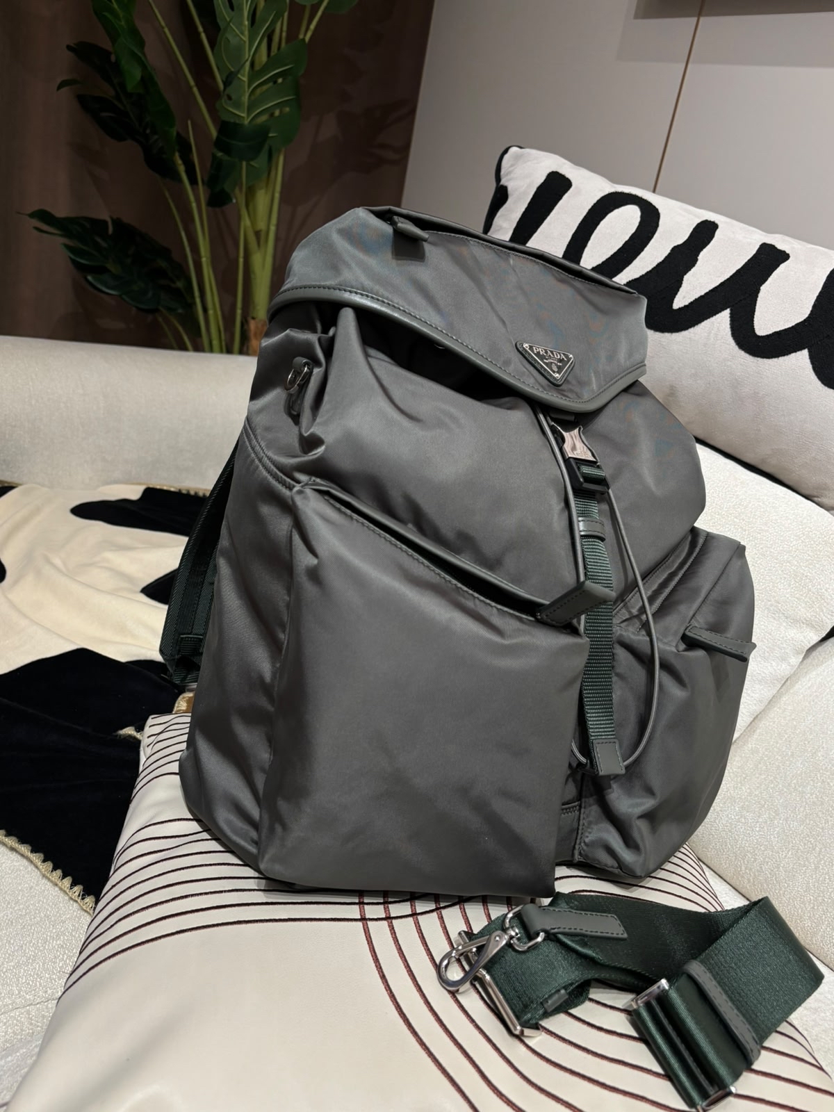 PRADA Re-Nylon Backpack 2VZ108_2DW3_F0002_V_DYO 100%Authentic, 99%New 未使用品 ✅Strap✅Dust Bag