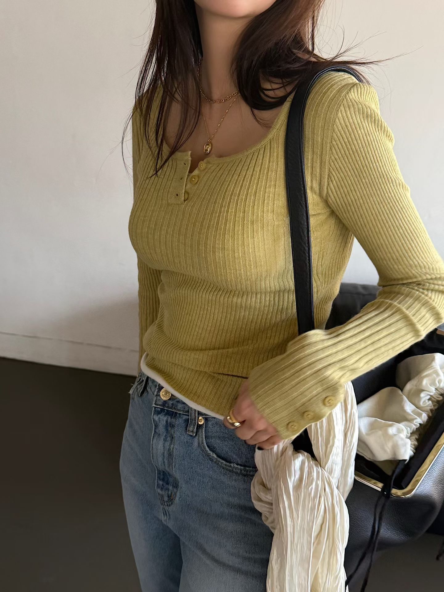 Elegant U neck knit top