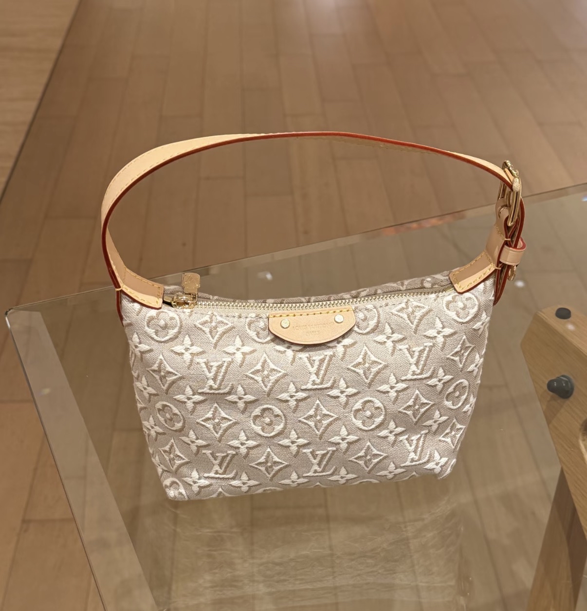 新款🆕接單🍒LV Hills Pochette Bag 奶茶奶油温柔配色 18.5 x 11 x 6.5 cm  