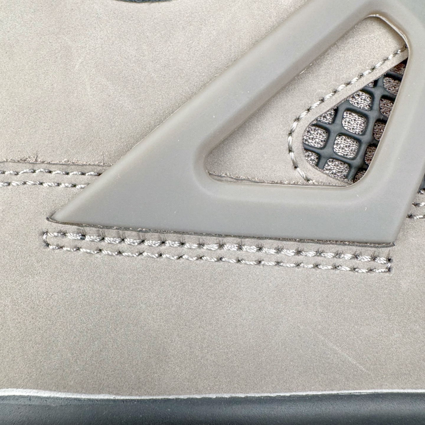 Air Jordan 4 Retro 'Cave Stone' FV5029-200