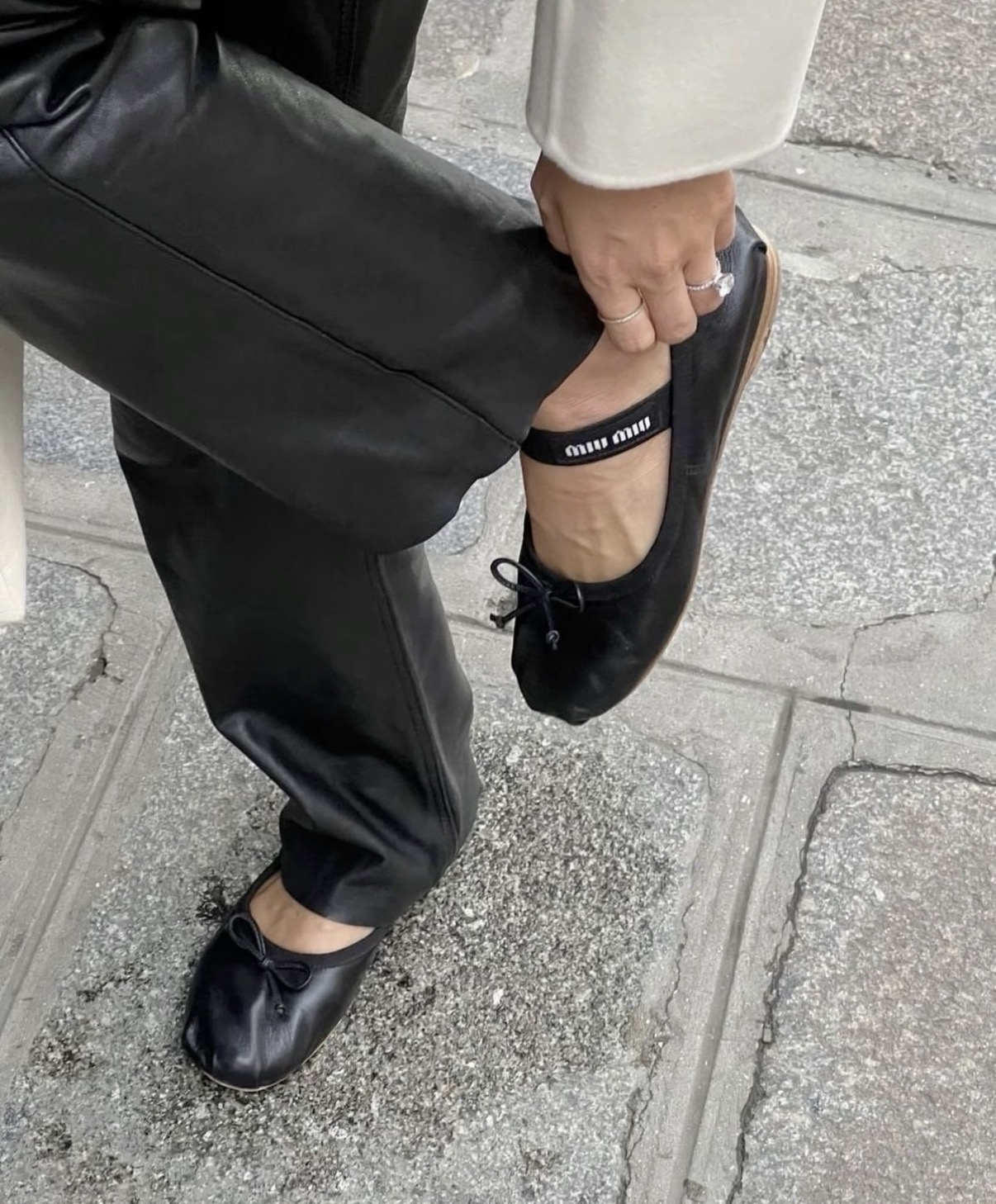 限時優惠✨訂貨🍒MIUMIU 經典款平底鞋 Size 37/37.5/38/39/39.5/40