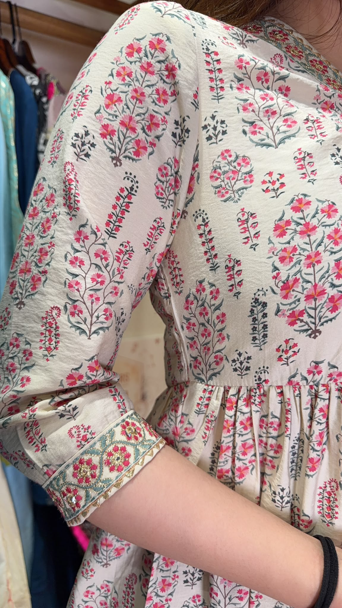 2870 Milk Tea Pink Mid-Sleeve Flower OP 42"