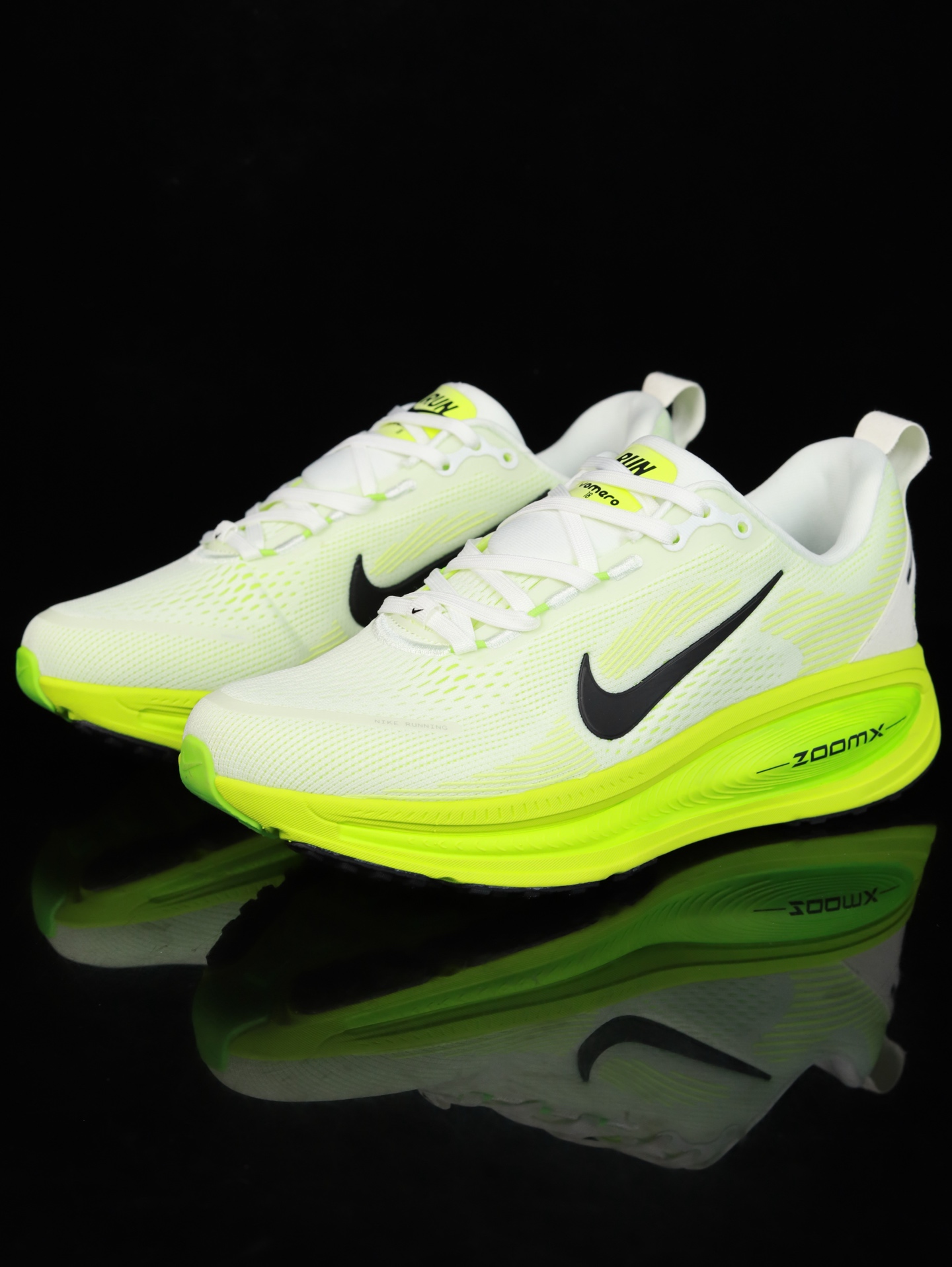Nike Vomero 18 HM6804-102