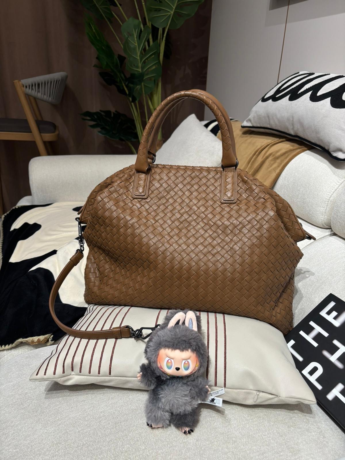 Bottega Veneta BV 2Way Hobo Bag 100%Authentic, 98%New 