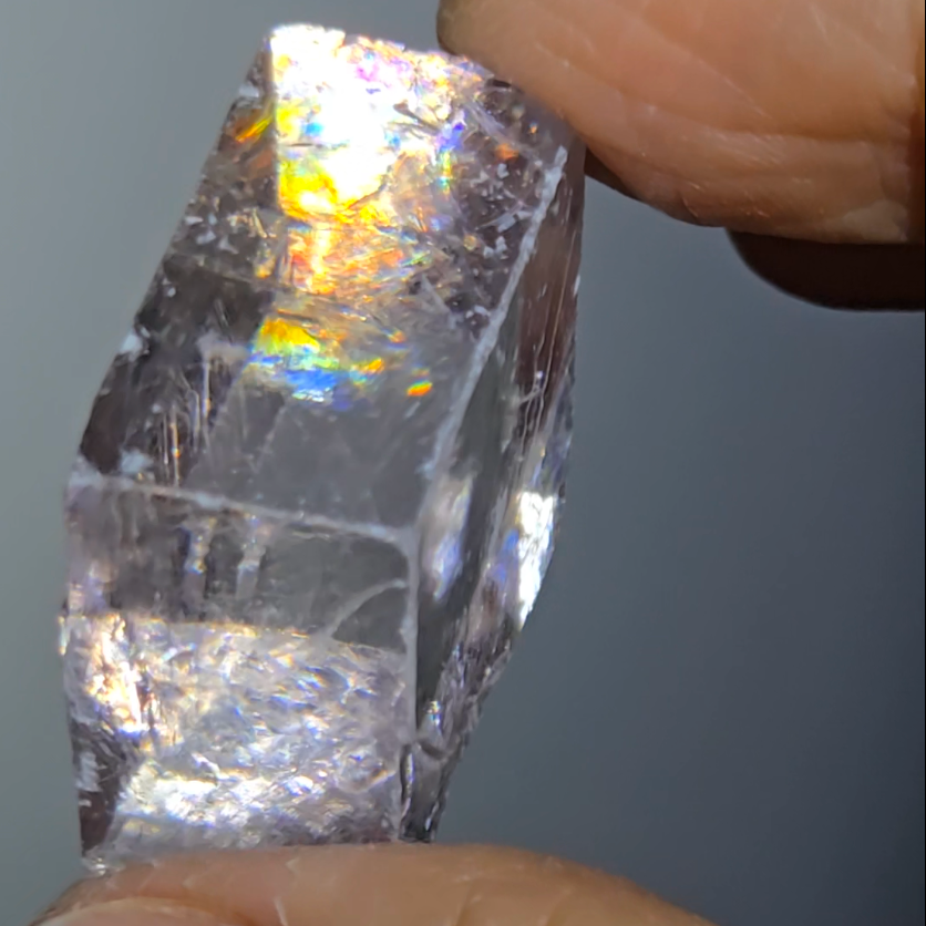 Purple calcite cube from China with rainbows - PC13
