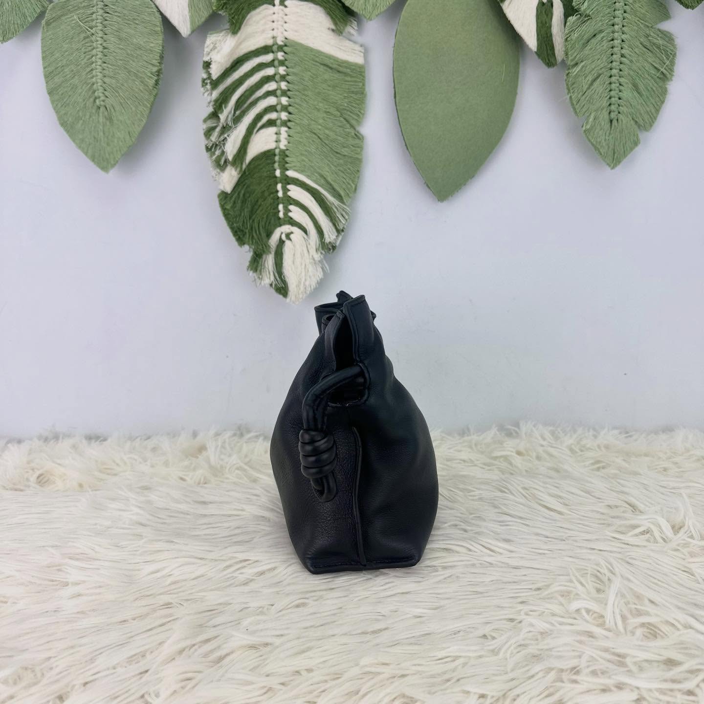 LOEWE 🤍PRE OWNED Mini Flamenco Clutch 黑金福袋包 全套有單🖤