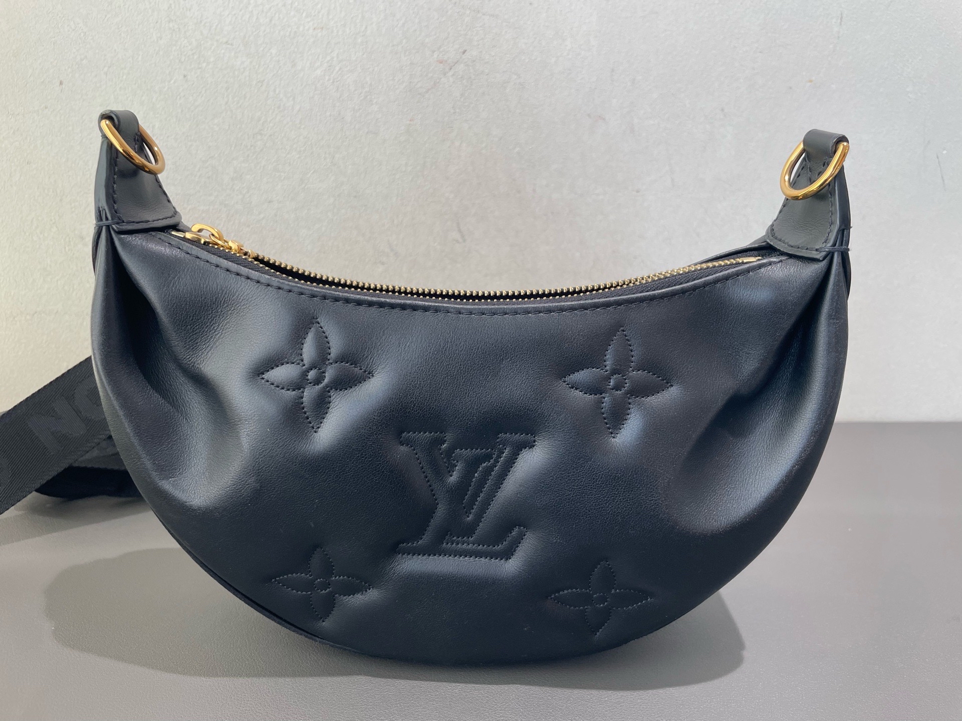 【預訂貨品】LV 黑色月亮包