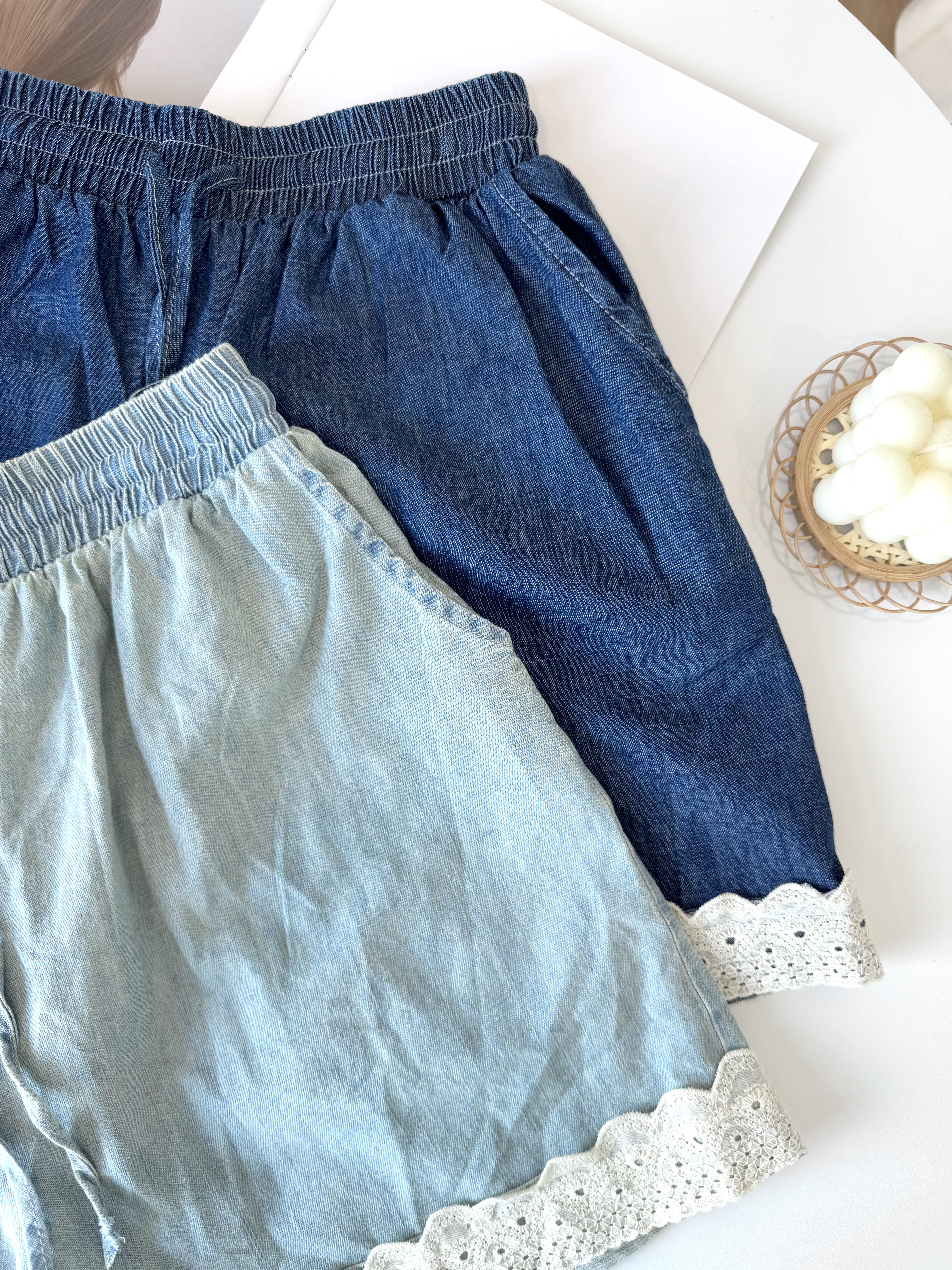 Hannah Lace Denim Vest Top + Short Sets 牛仔气质拼接蕾丝马甲上衣 + 短裤套装 （ 2 Colours）