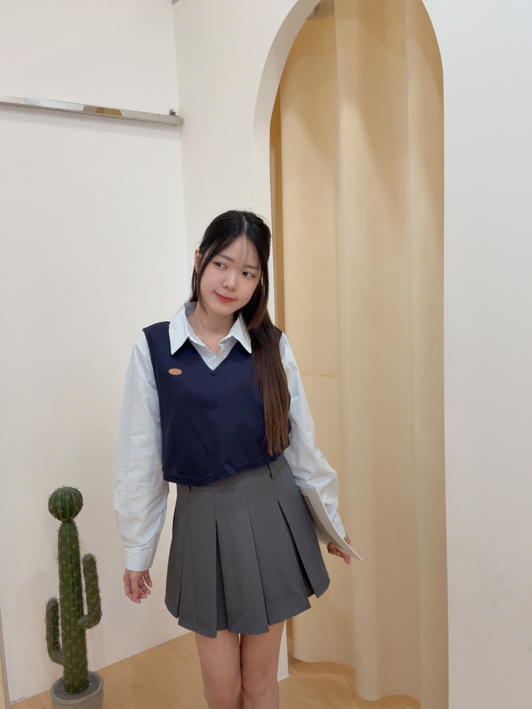 韩系假两件马甲背心拼接翻领长袖衬衫 R2608