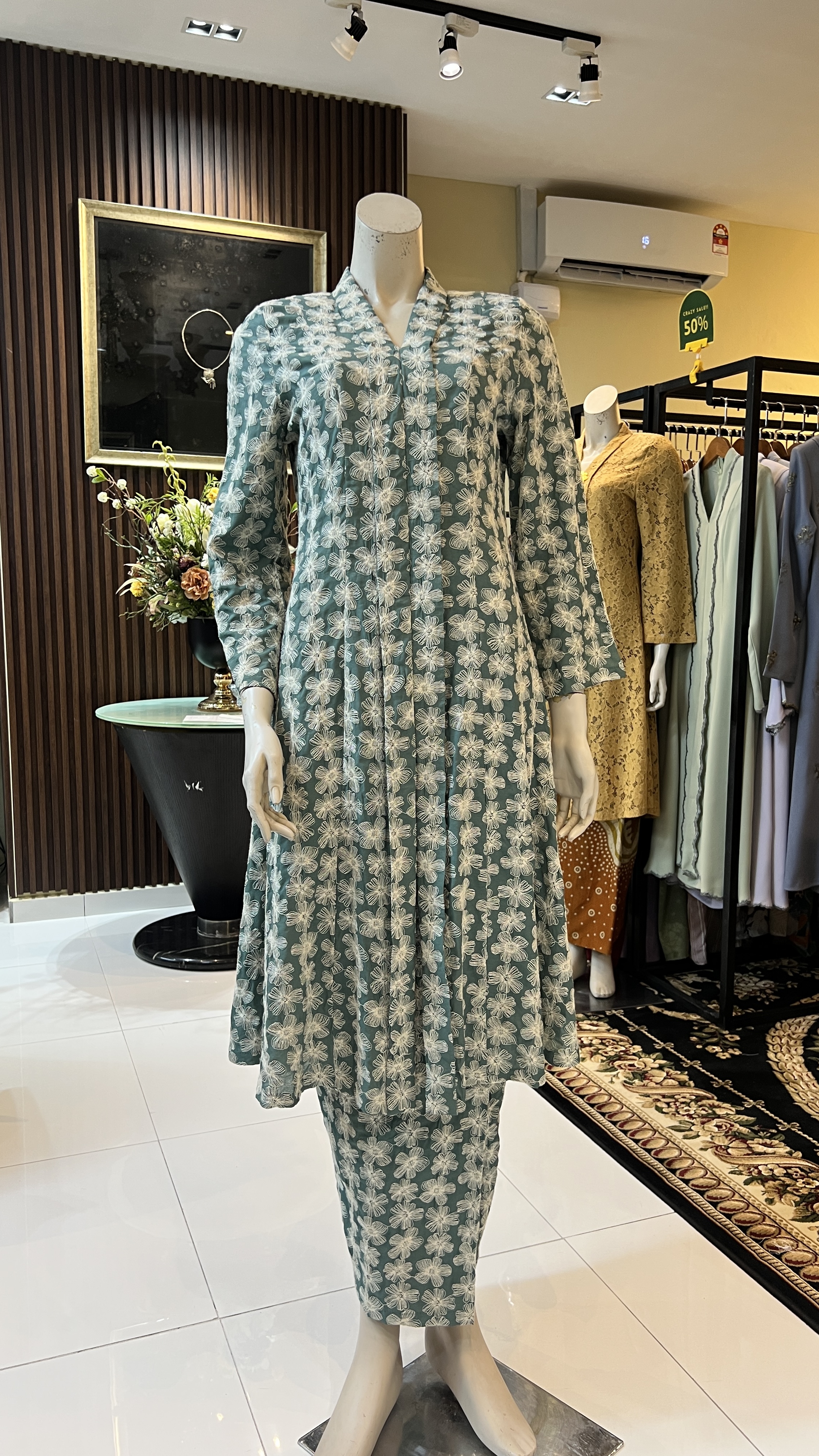 KEBAYA NOOR