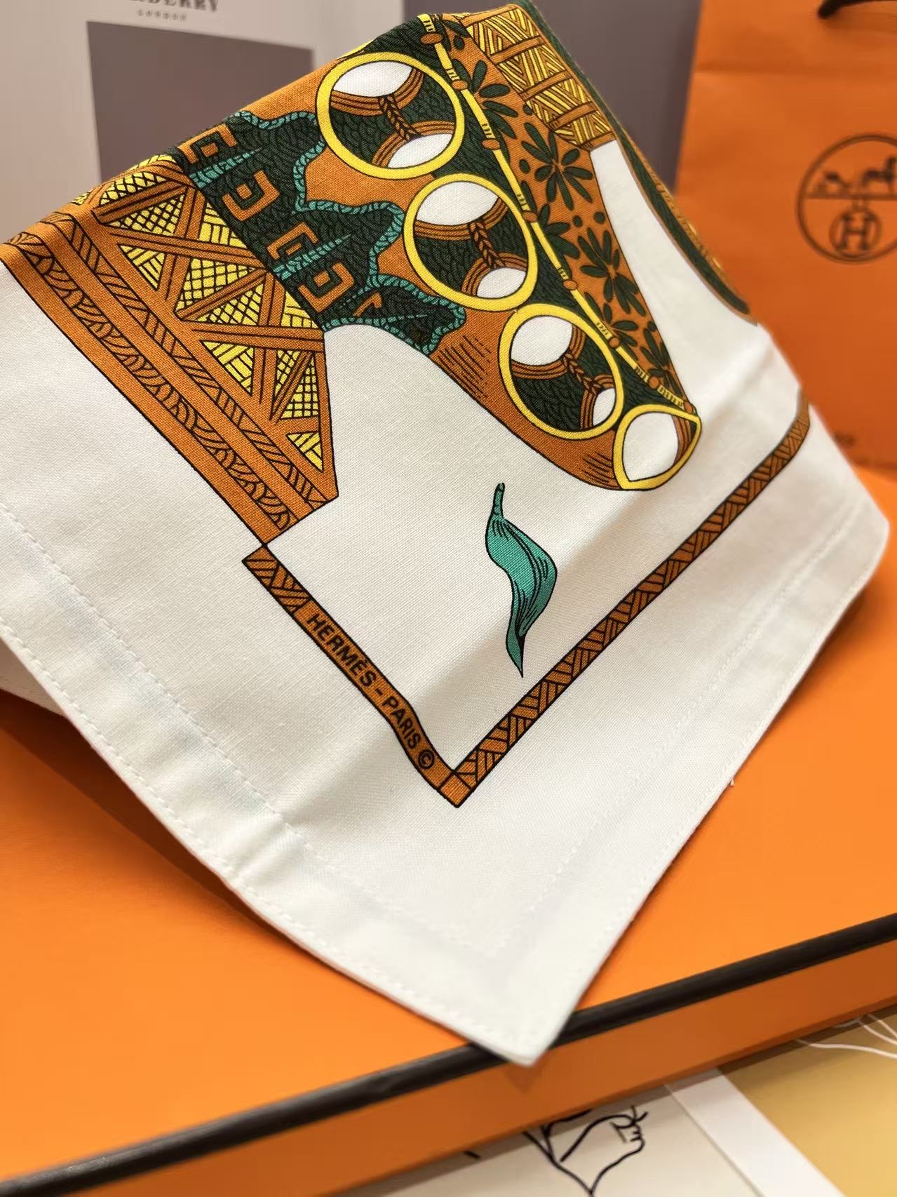 Hermès 儀式感餐桌巾