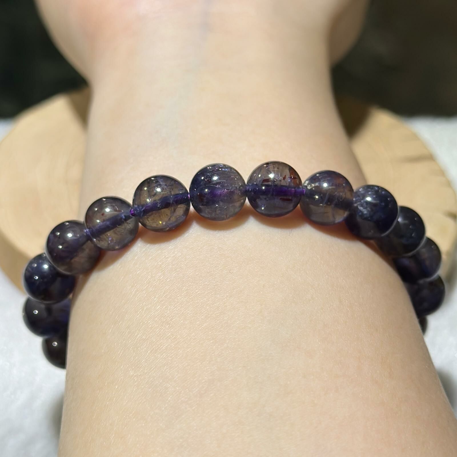 透體血滴✨堇青石手串 9 mm +/-