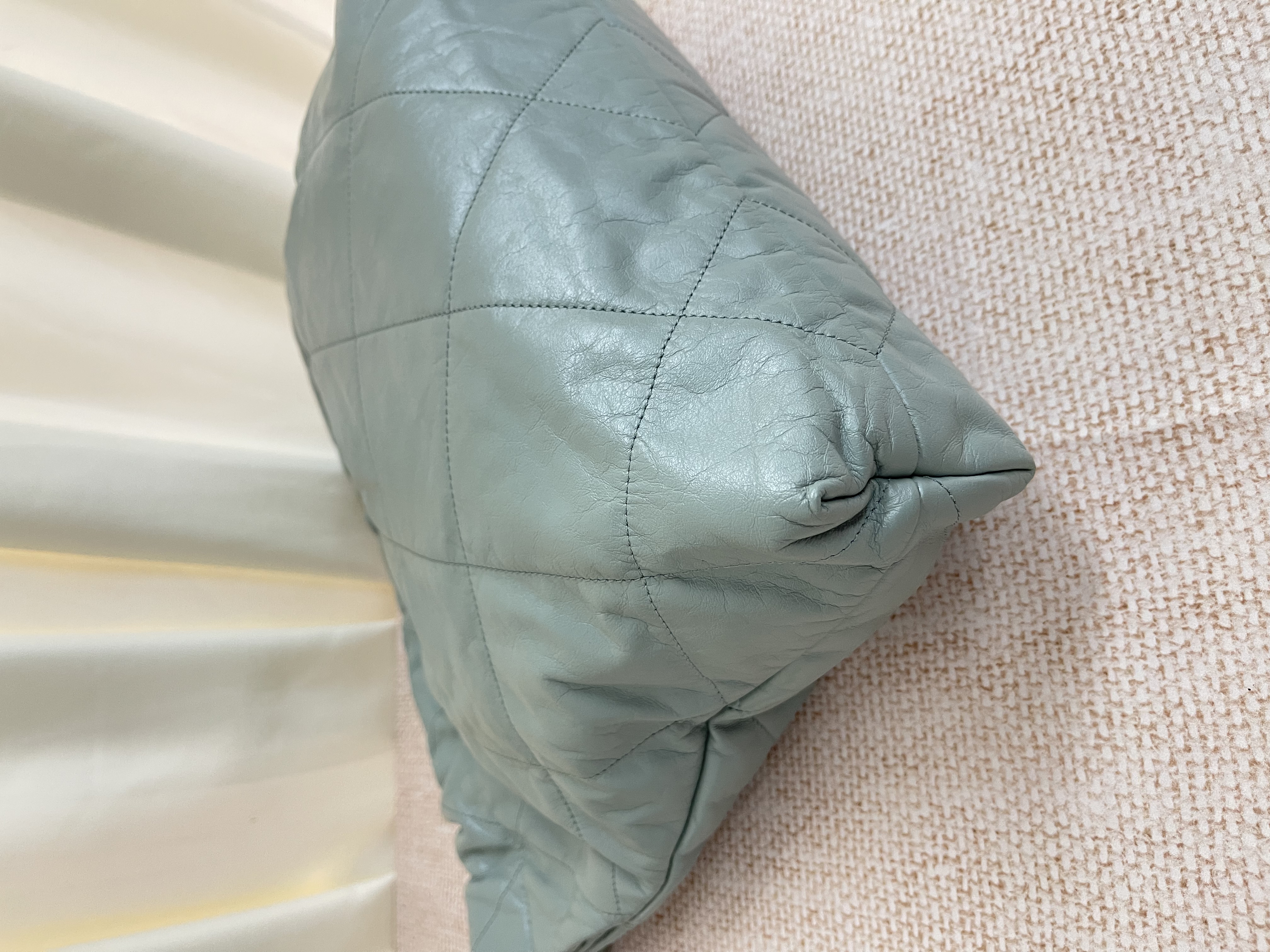 Pre-owned Chanel 22Bag/ Product Code: 26043005