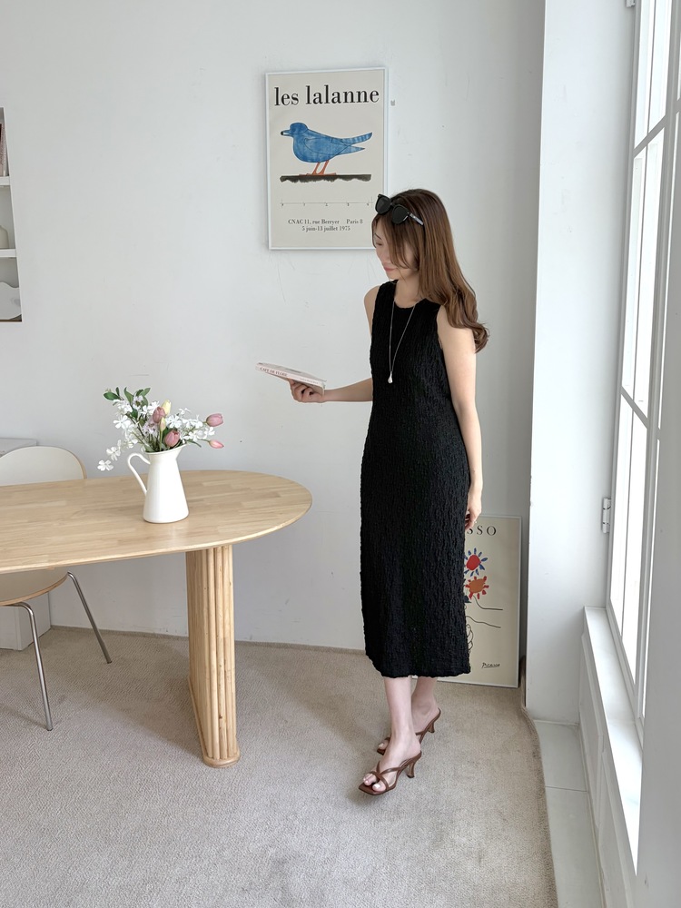 Ruched Slim Dress (Black)