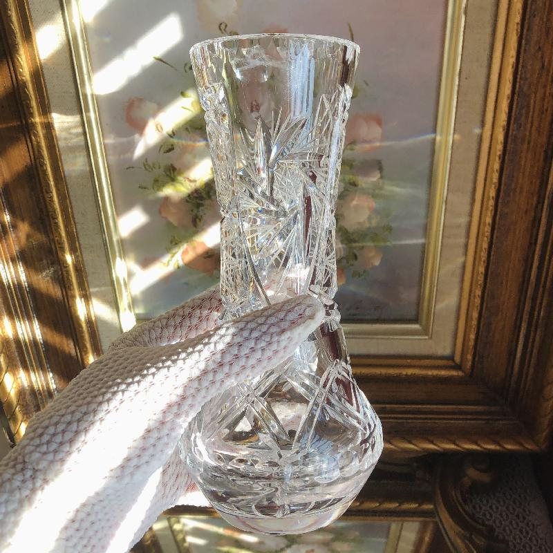 Vintage PinWheel and Scalloped Edging Tall Crystal Vase from Canada- 18cm (MT1475)