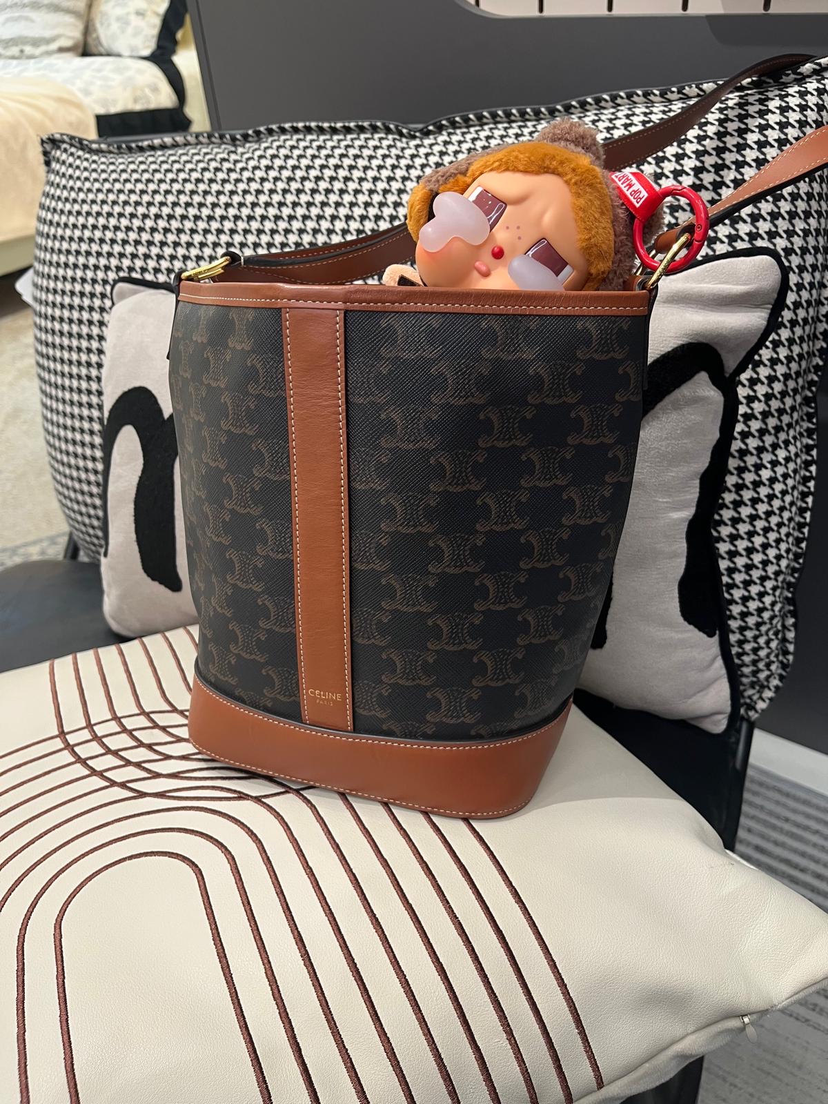 Celine Bucket Small Bag Triomphe 100%Authentic, 95%New✅Dust bag