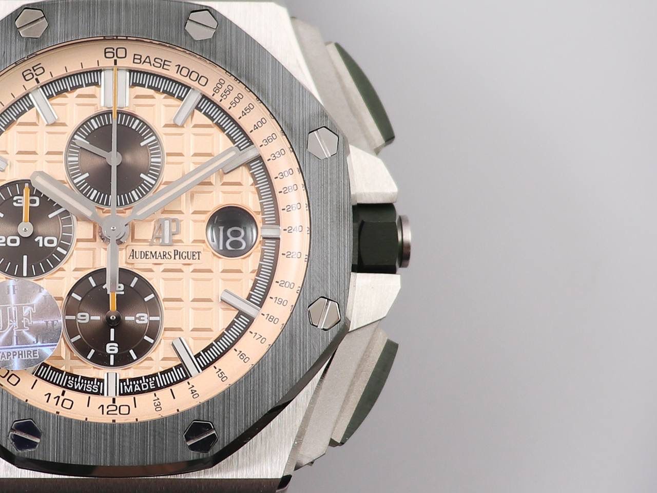 A P26400绿陶＂迷彩＂系列，直径44MM，钢壳绿色陶瓷圈绿色陶瓷按的把的！搭载订制版12H计时3126机芯，特制的顶级＂军绿迷彩＂橡胶带最强版＂26400＂系列🔥💯