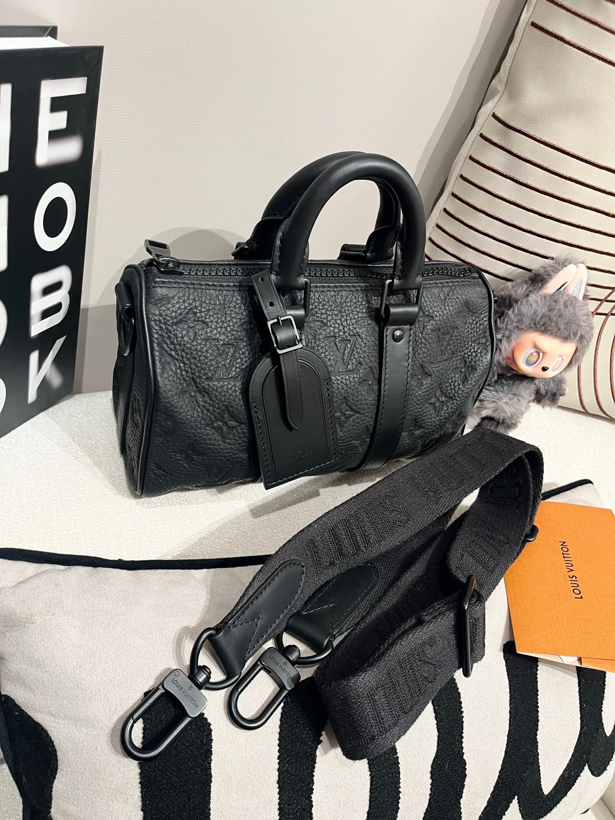 LV Keepall Bandoulière 25, M20900 100%Authentic, 98%New ✅專門店收據✅dust bag✅Box