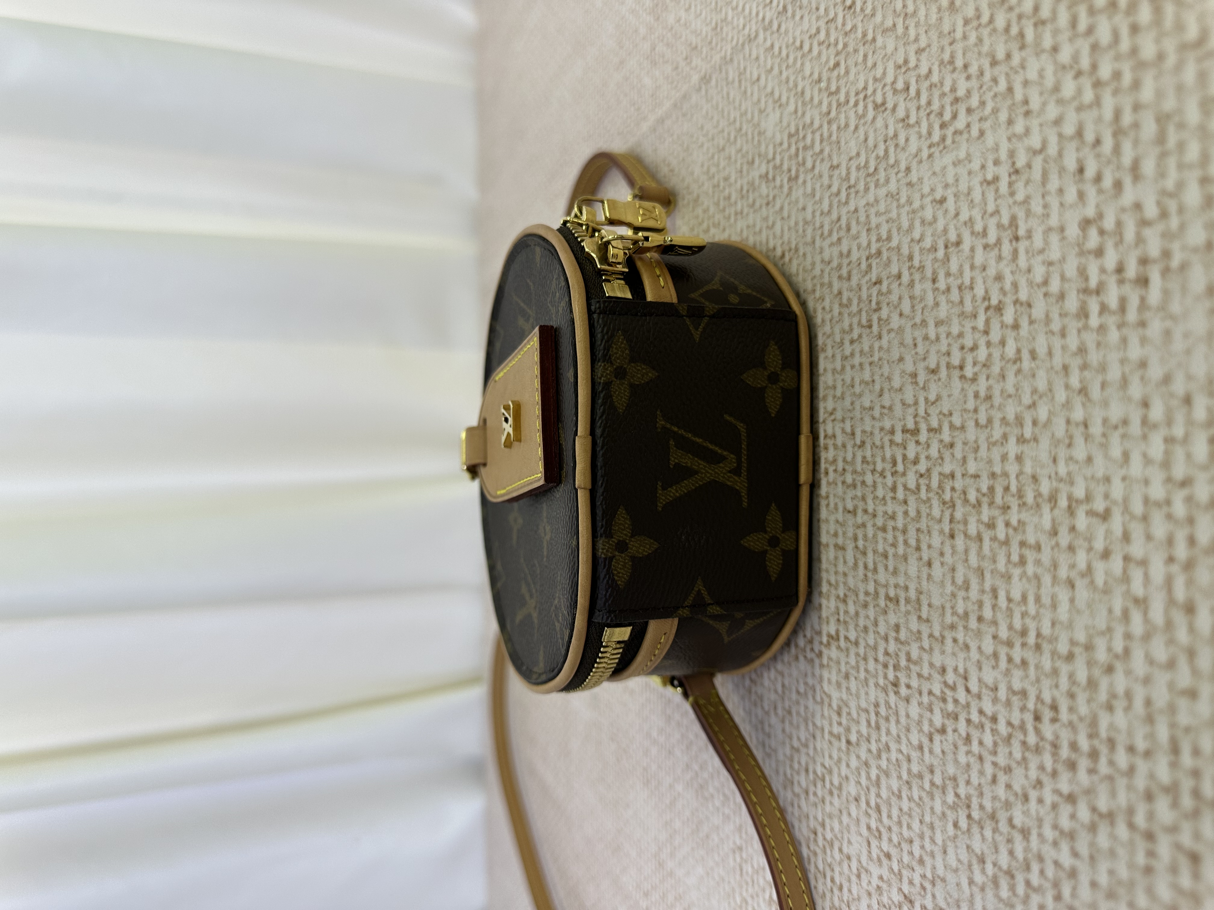 Pre-owned Louis Vuitton Mini Boîte Chapeau / Product Code: 26030910