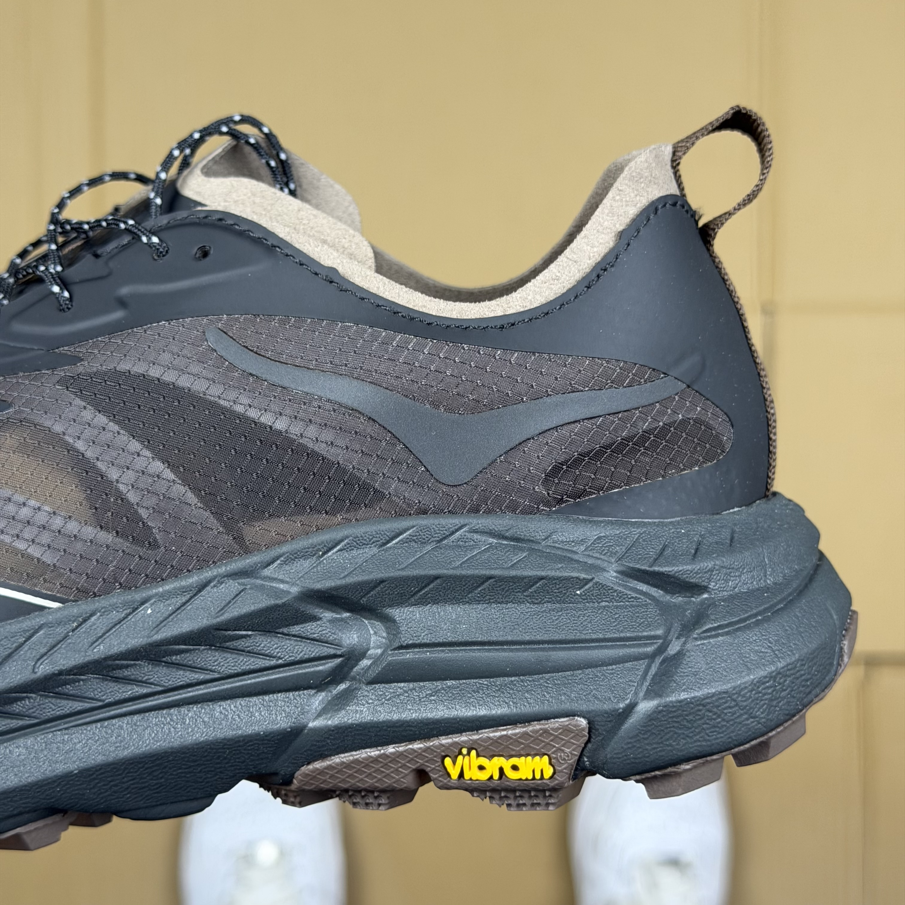 HOKA Restore TC