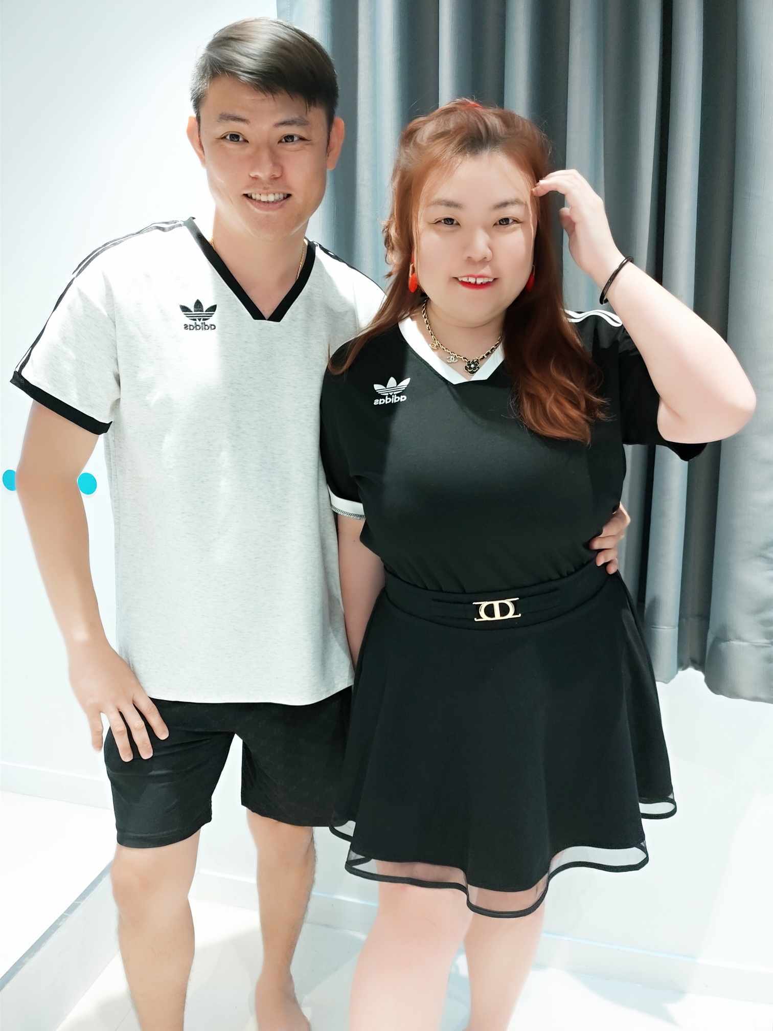 YCA06 25152 ADS拼色边V领大T