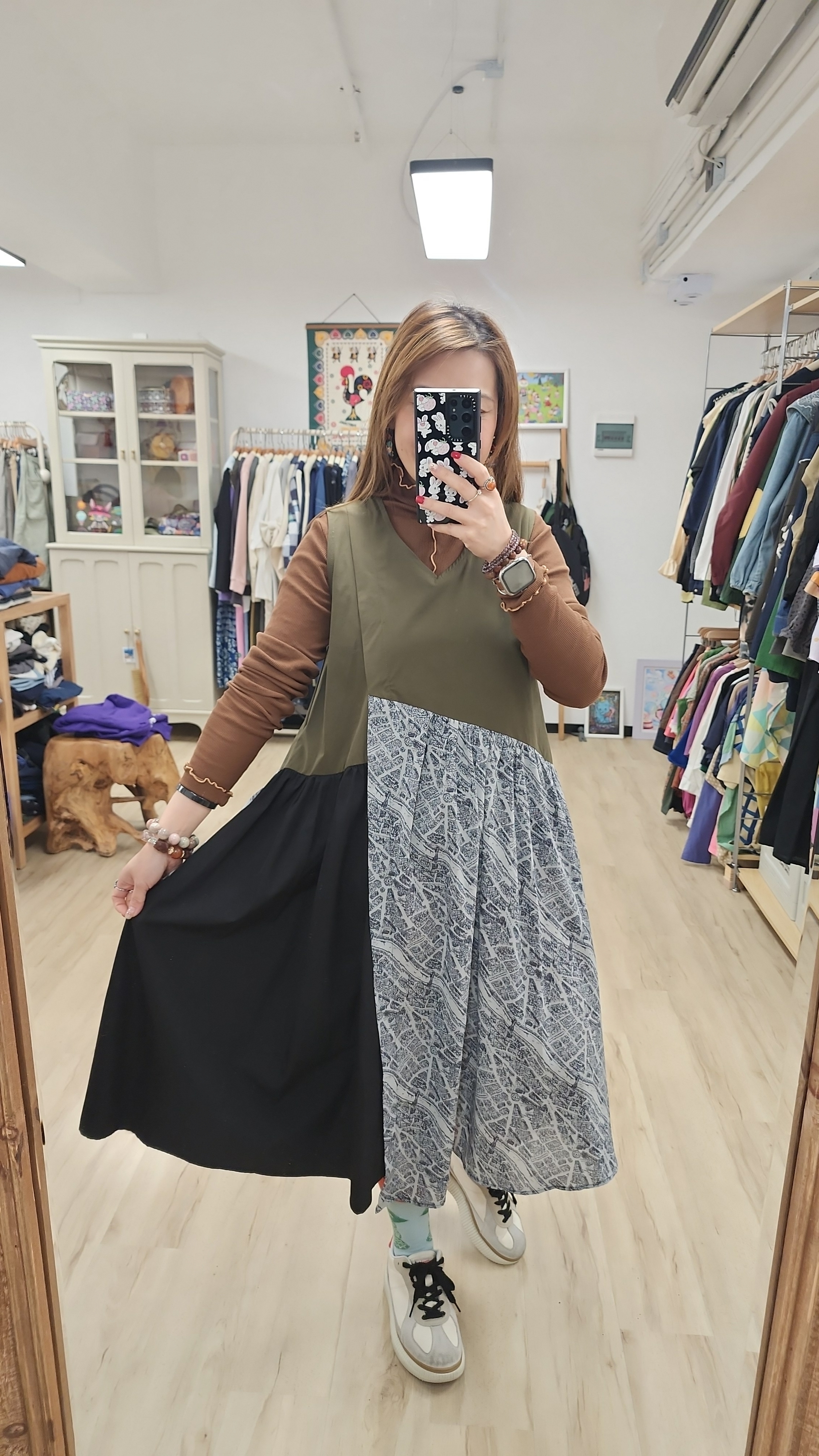 日牌拼布爽滑料V領背心裙