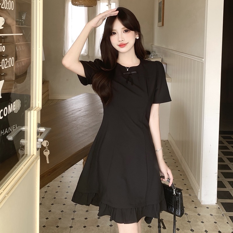 B128(322) 法式高级感圆领前部蝴蝶结荷叶边下摆黑灰连身裙