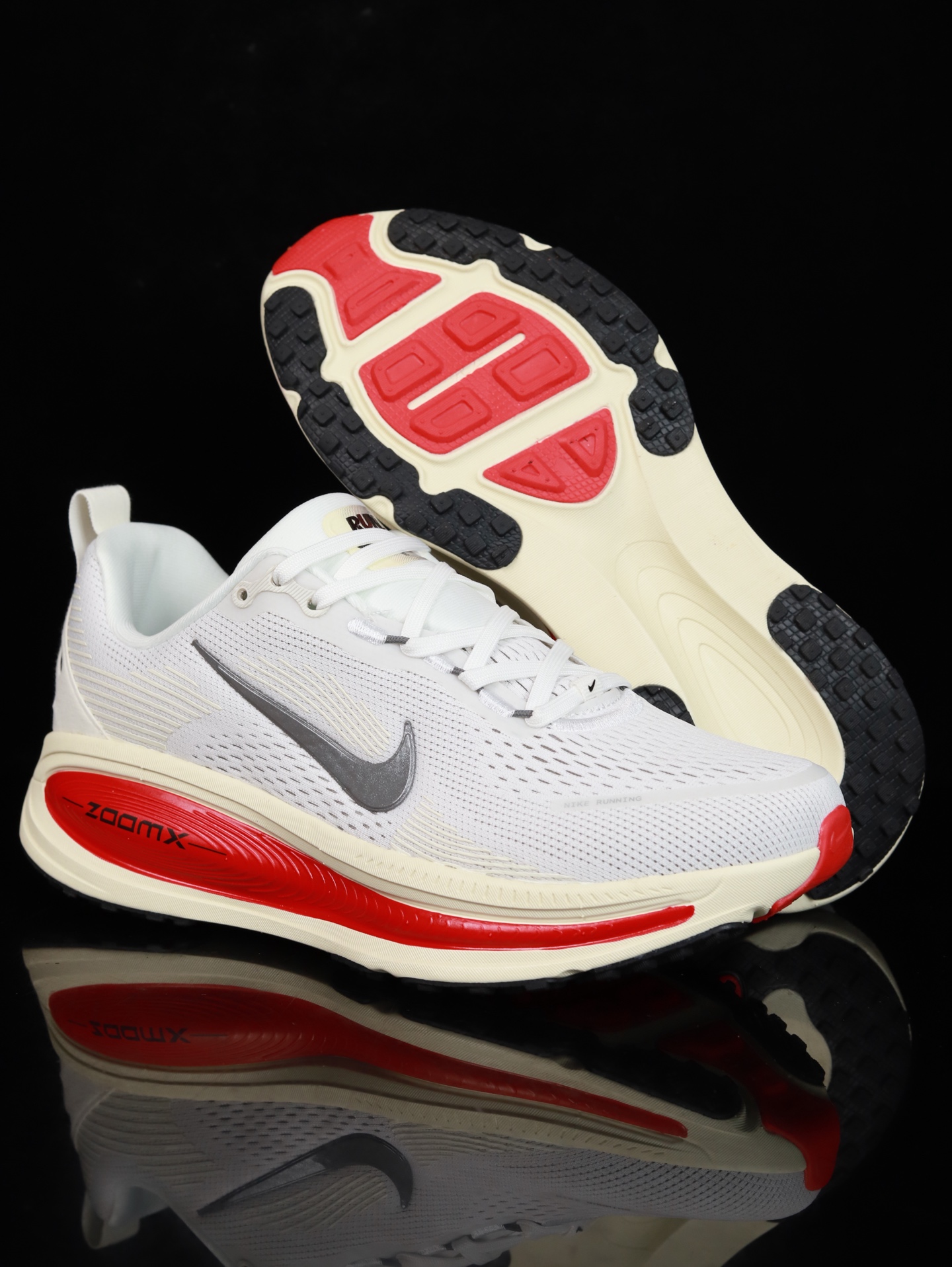 Nike Vomero 18 HM6803-001