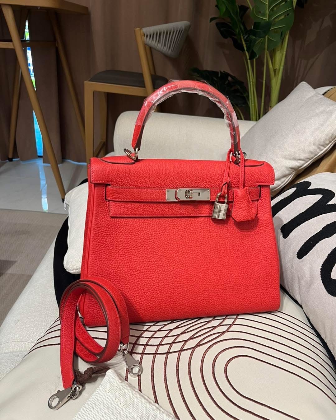 Hermes Kelly 28, 銀扣，STAMP T 100%Authentic,98%new✅Key lockpad ✅dust bag✅ box 