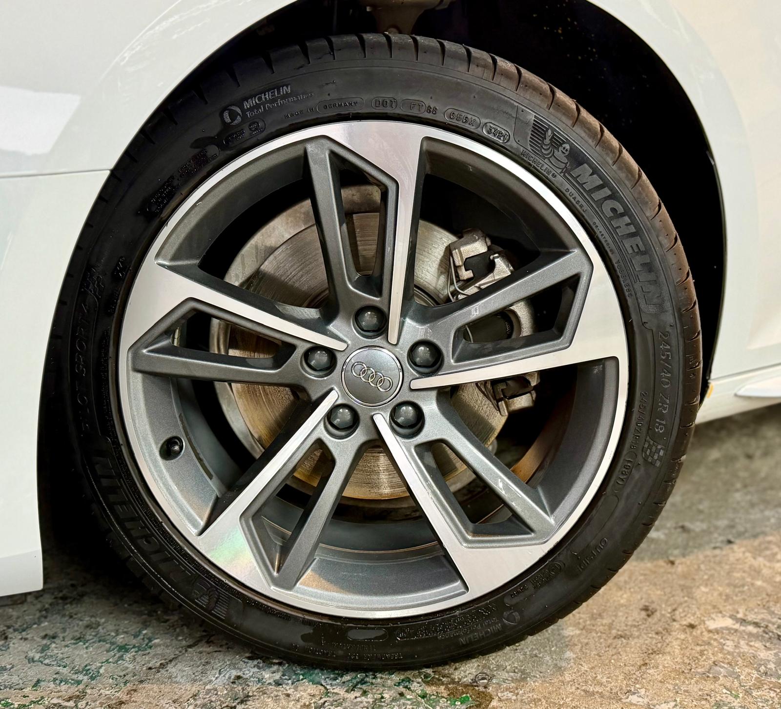 Audi A4 Sedan 30TFSI S-Line 2016