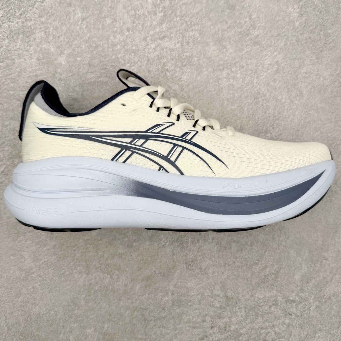 Asics Gel-Nimbus 28