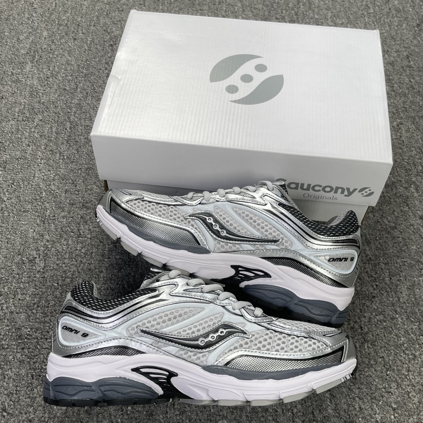 Saucony ProGrid Omni 9