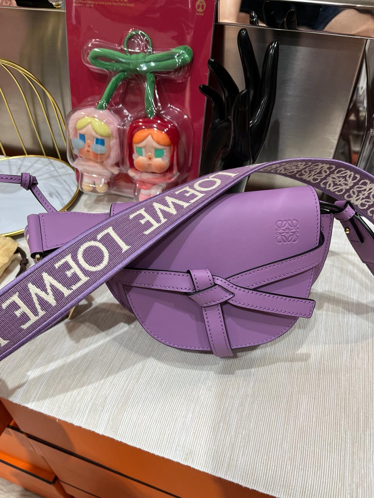 Loewe gate mini calfskin, 100%Authentic ,99%new ✅Dust bag