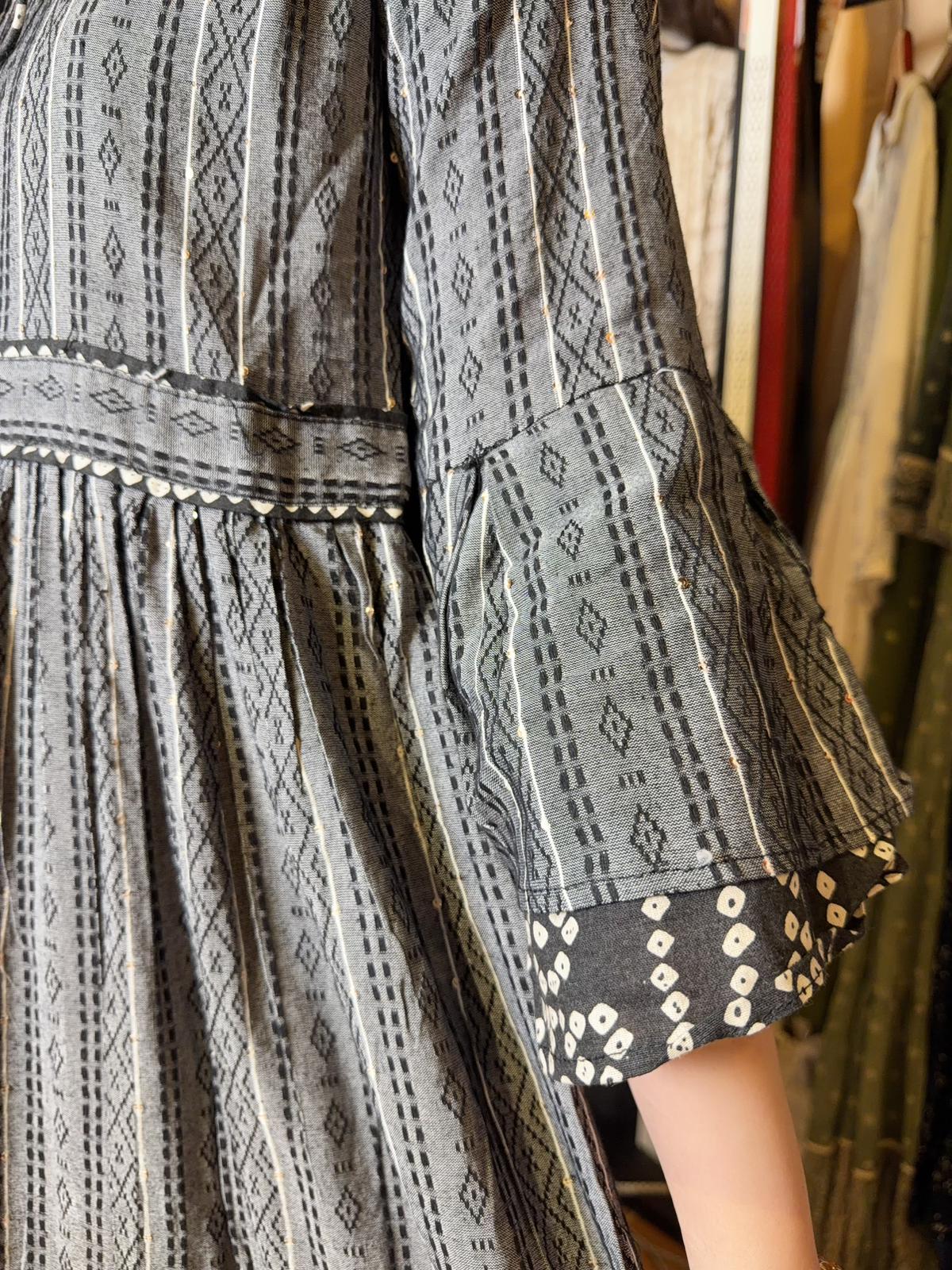 Grey Tone Straight Line Pattern Short OP 37" #1363