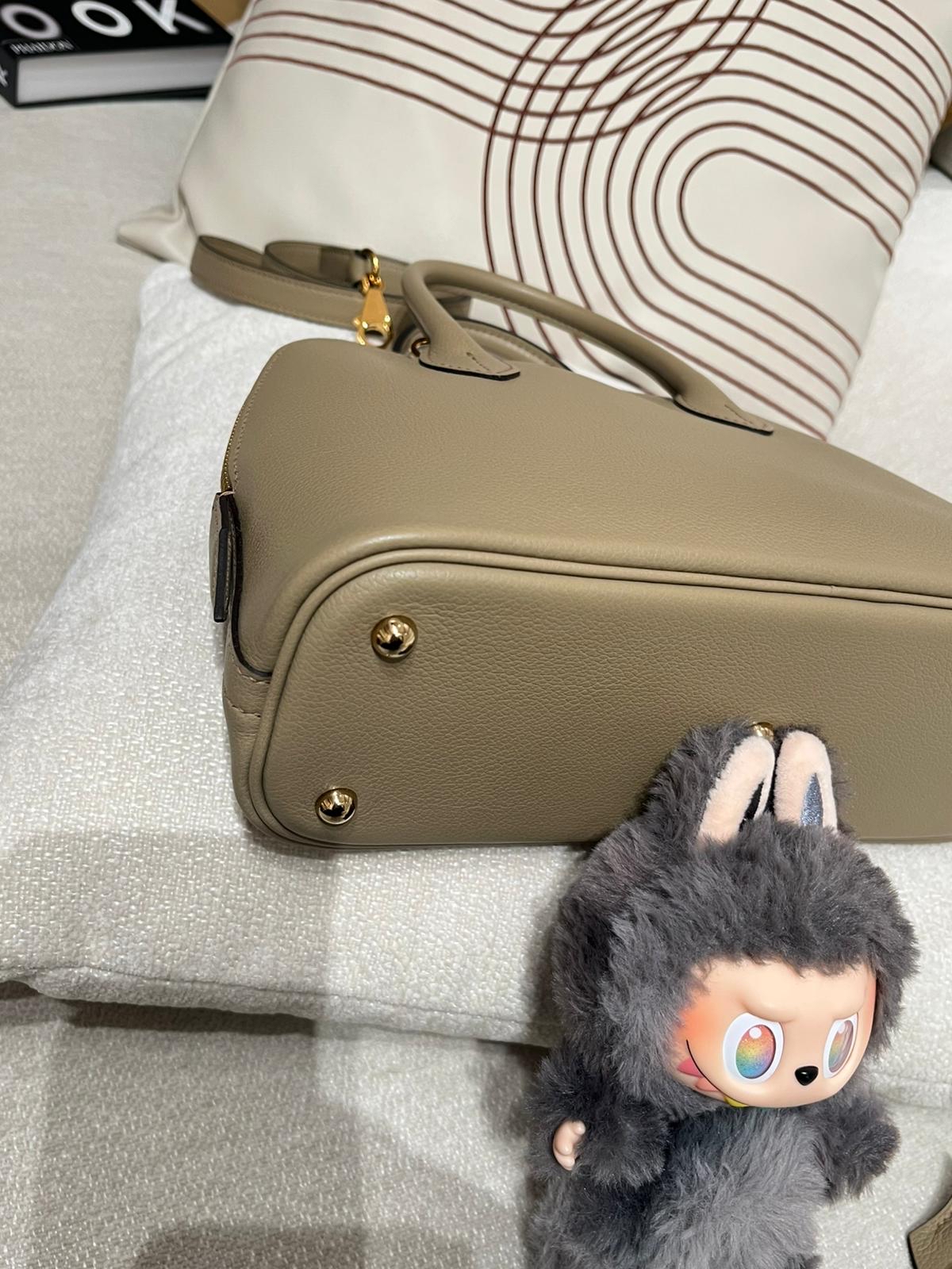 Hermes Bolide 25 STAMP W,marfa 馬爾法米金扣 100%Authentic, 98%new ✅收據✅Key lock✅dust bag ✅box