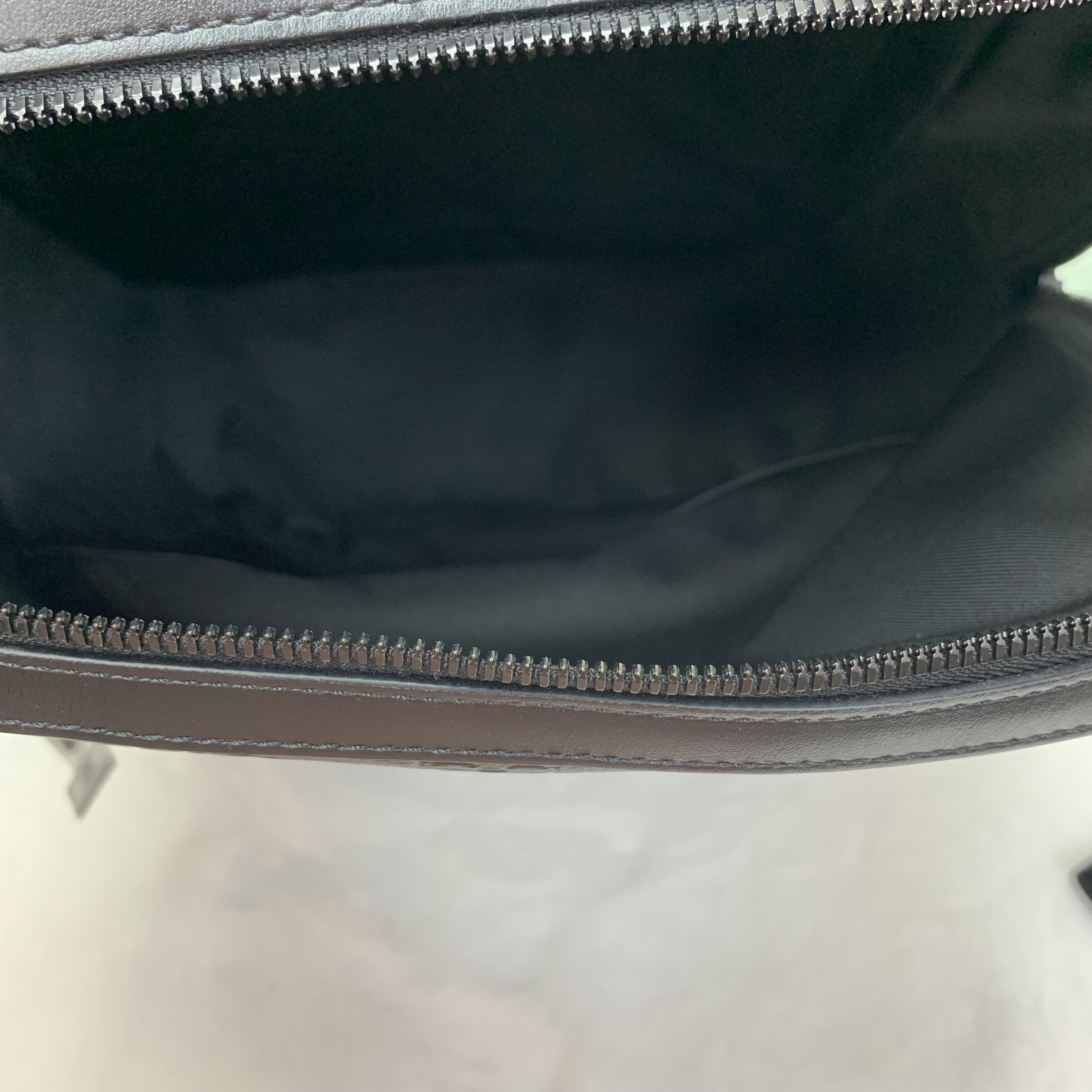 LV Discovery Backpack  LV男士背包