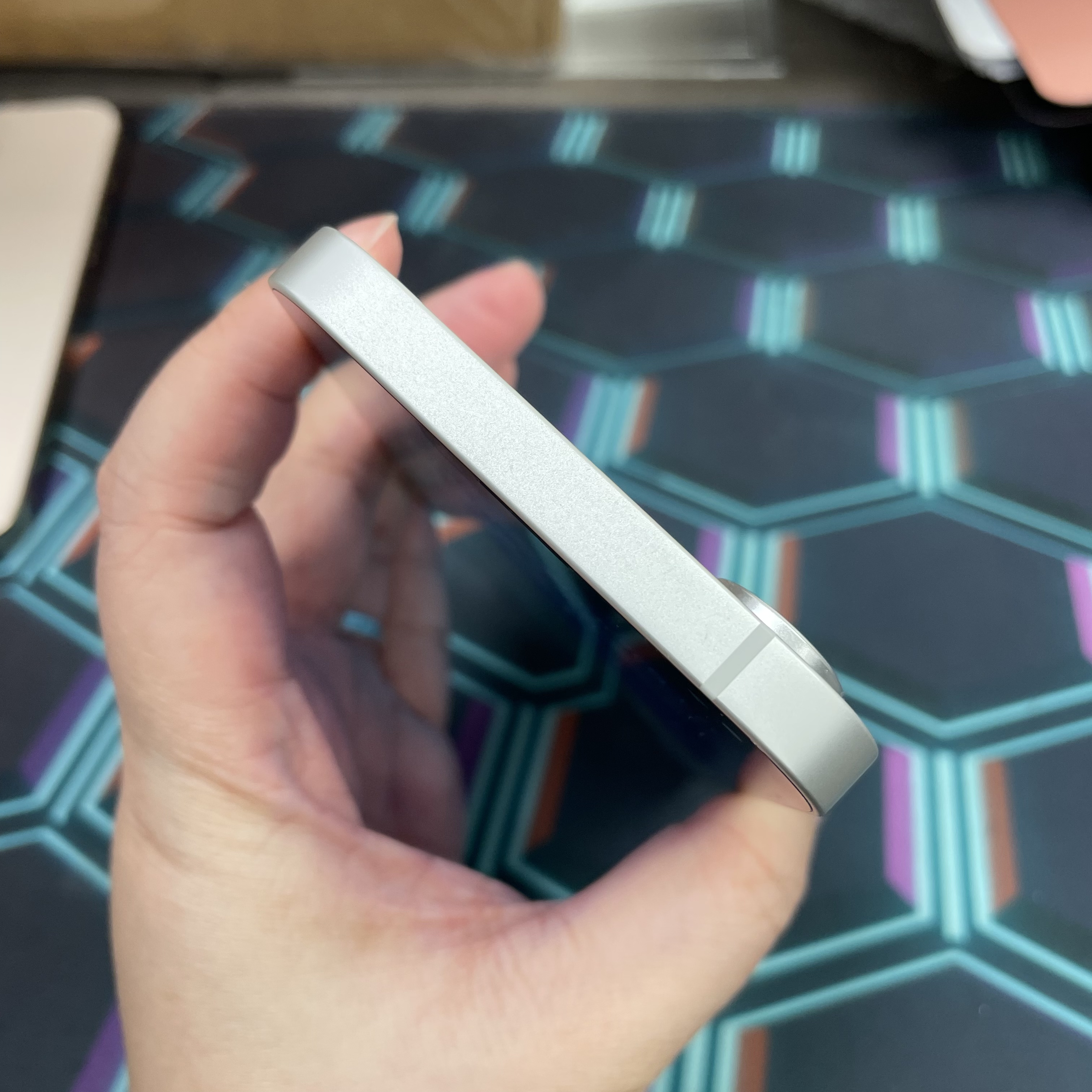 *8338 16e 完美機 256GB 電100 白色 white