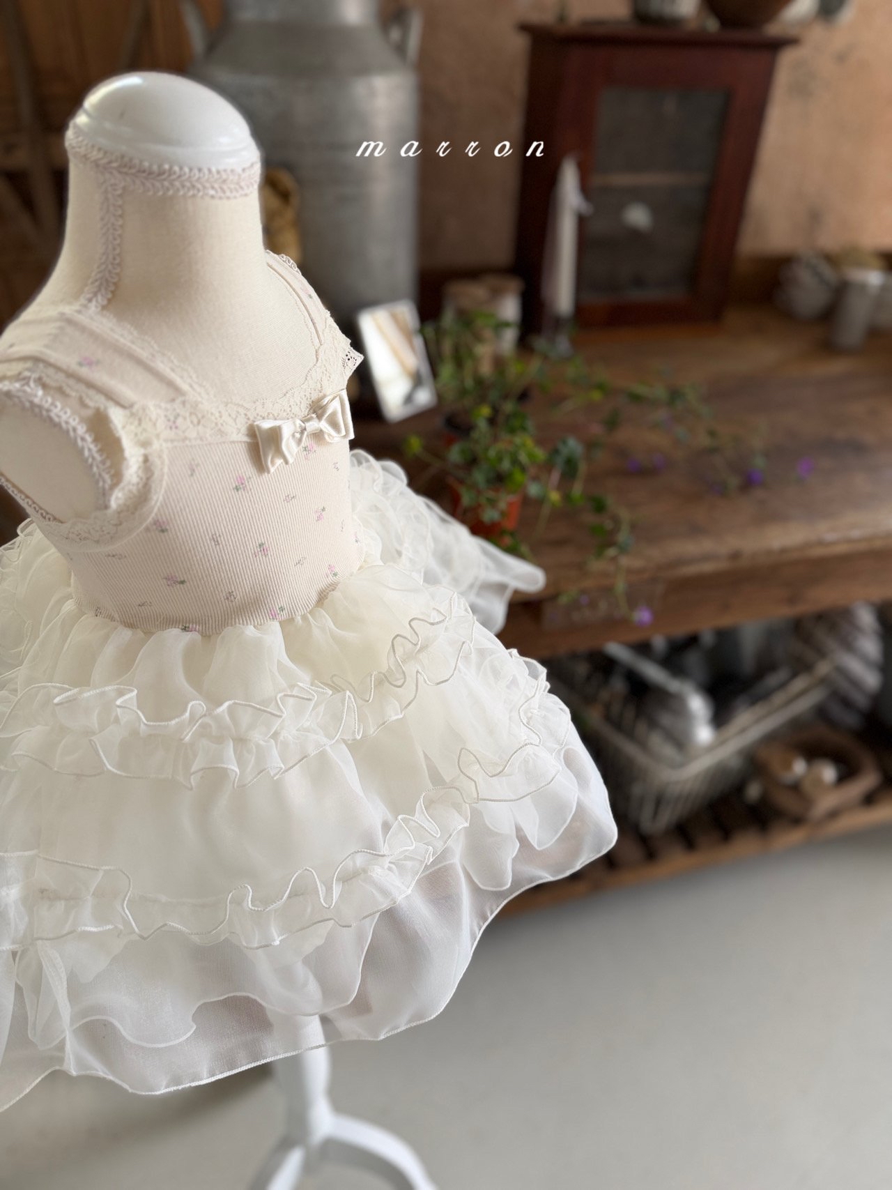 ☀️預訂 韓國直送☀️🇰🇷Marron兩色緞帶蕾絲薄紗背心連身裙