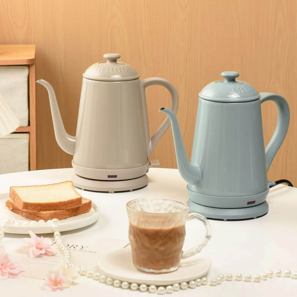 預購⭐️BRUNO 1公升電熱水煲 - [BOE072] (米灰色 / 藍色) (香港行貨) 