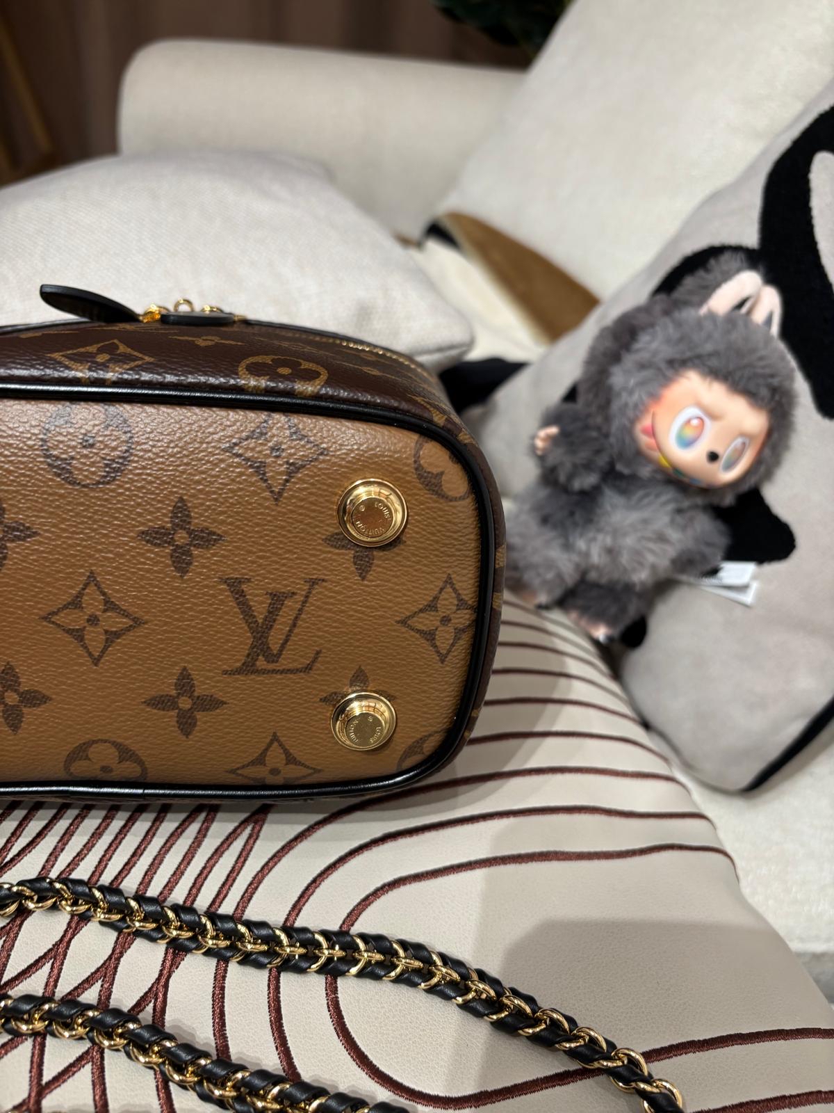 Lv vanity pm M45165 Reverse 2way bag  100%Authentic ,98%new  ✅key lock ✅dust bag