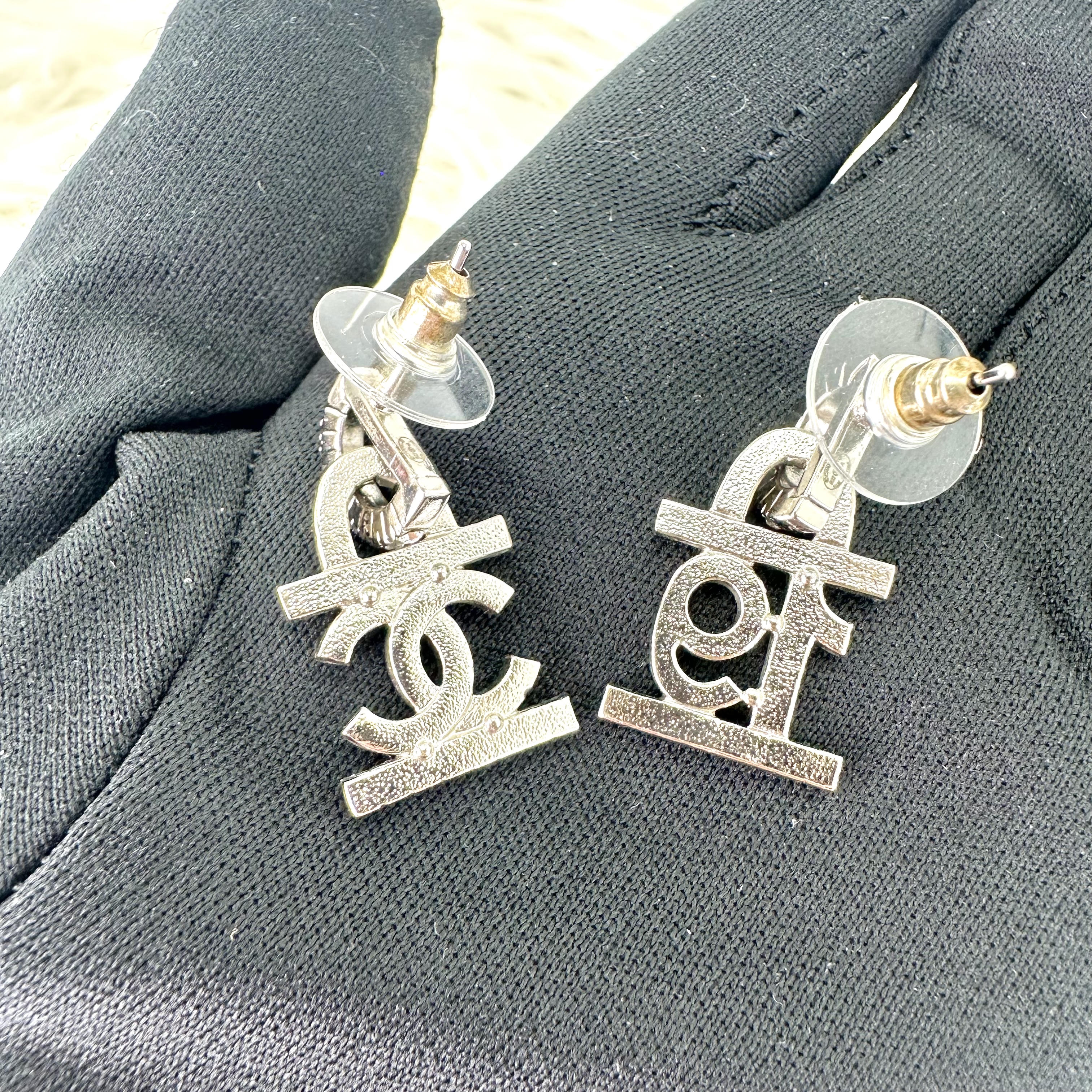 CHANEL🤍PRE OWNED 19 CC黑銀水鑽造型耳環 全套有盒🖤