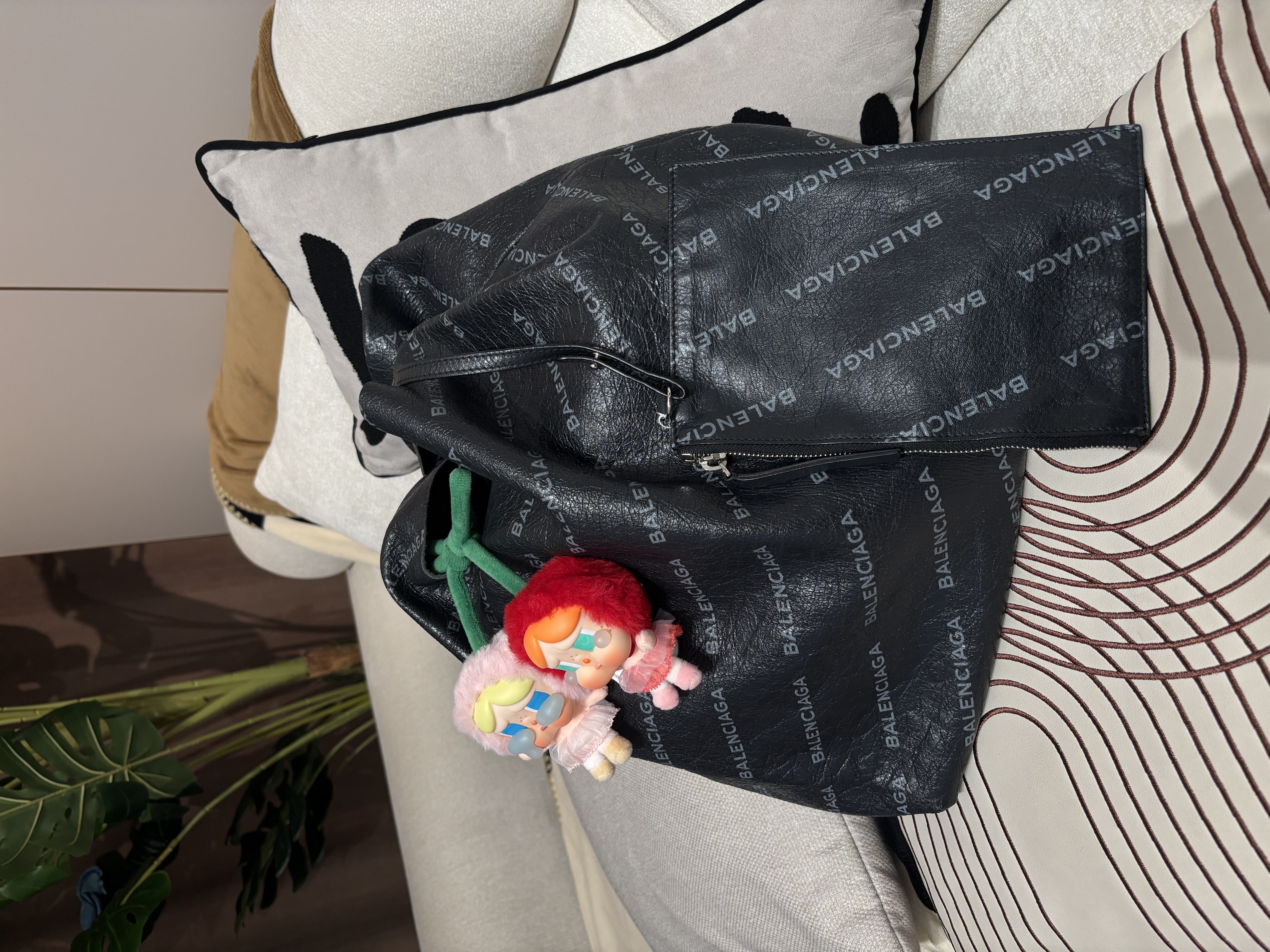 Balenciaga bag 100%Authentic, 95%New ✅pouch