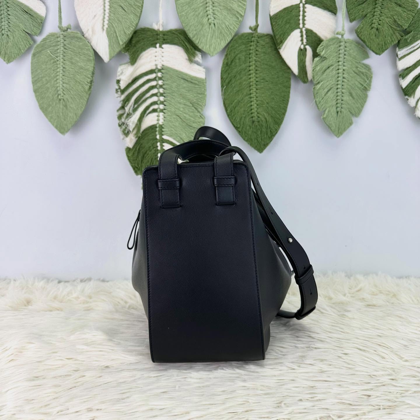 LOEWE🤍PRE OWNED Hammock 黑色銀扣 Small Size 單肩斜肩包 🖤