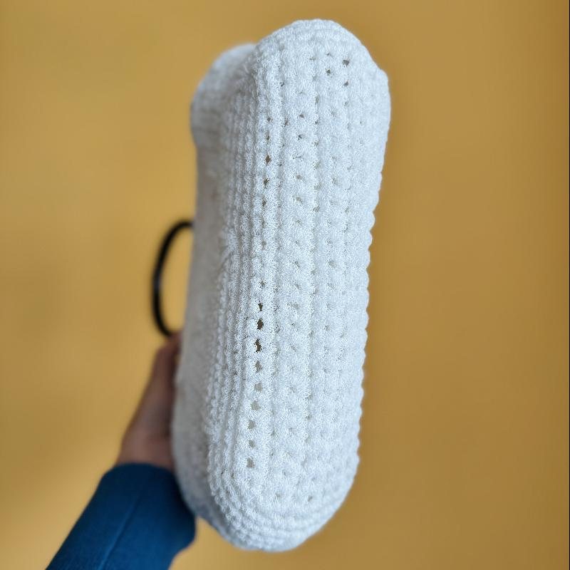 Vintage 1960s Made in Italy White Knitted Handbag with Black Structural Handle (B083)