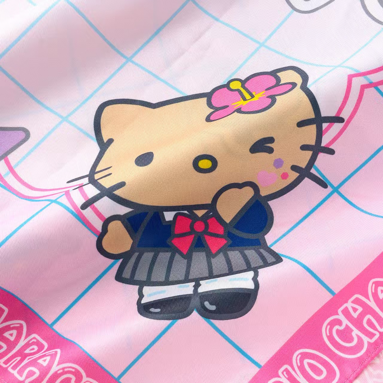 日本直送 Sanrio 大圍巾 88 x 88cm｜Kitty 貓豹紋・平成少女款｜潮流配飾 Sanrio large scarf