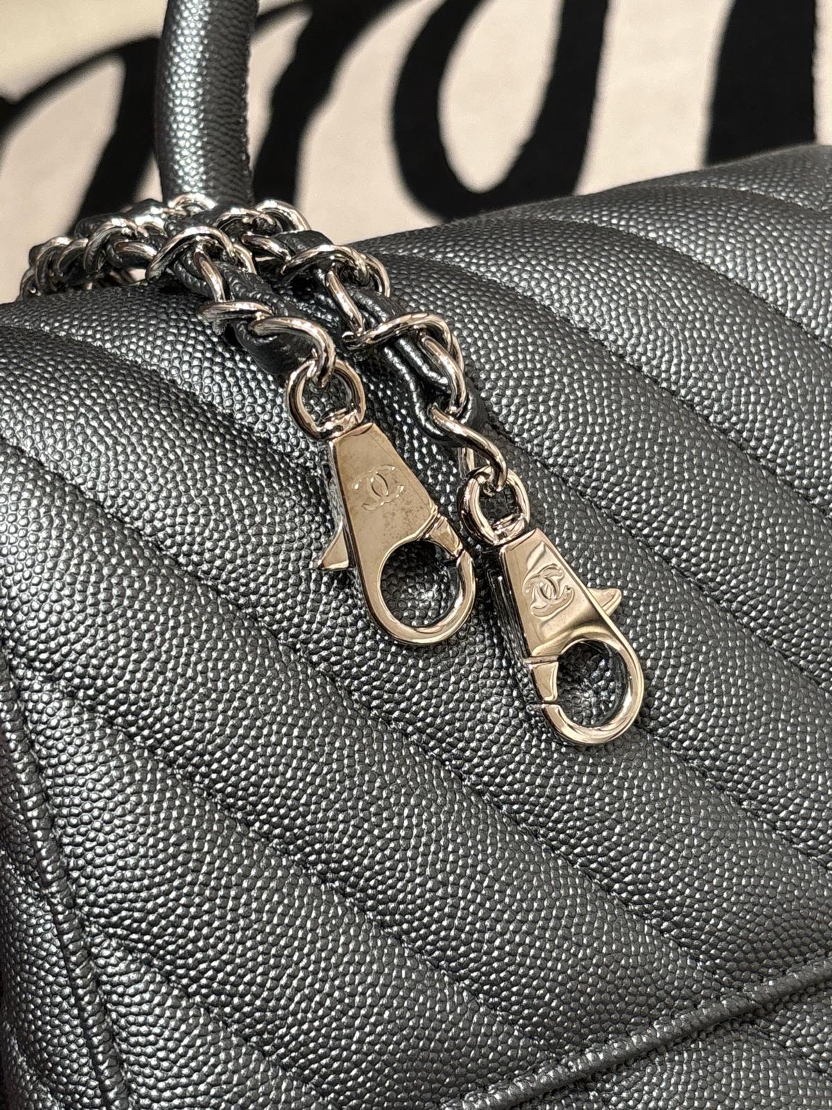 Chanel coco handle medium 荔枝牛皮100%Authentic ,98%new ✅28Card✅Dust bag✅Box
