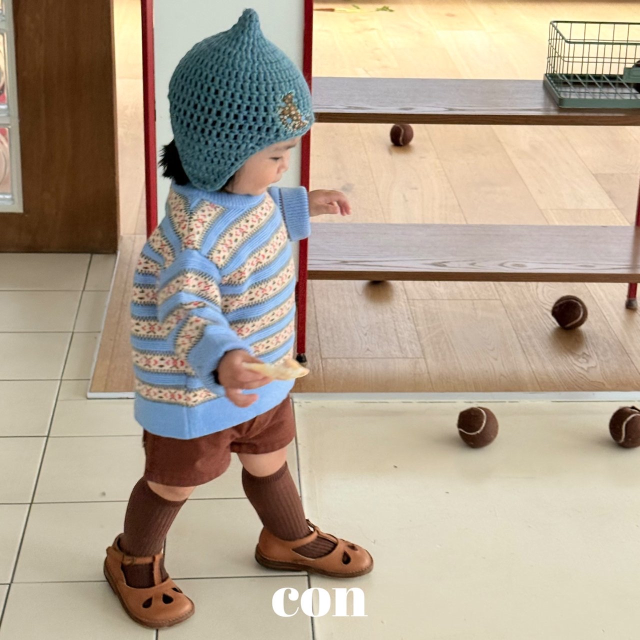 Con | Warm-toned shorts